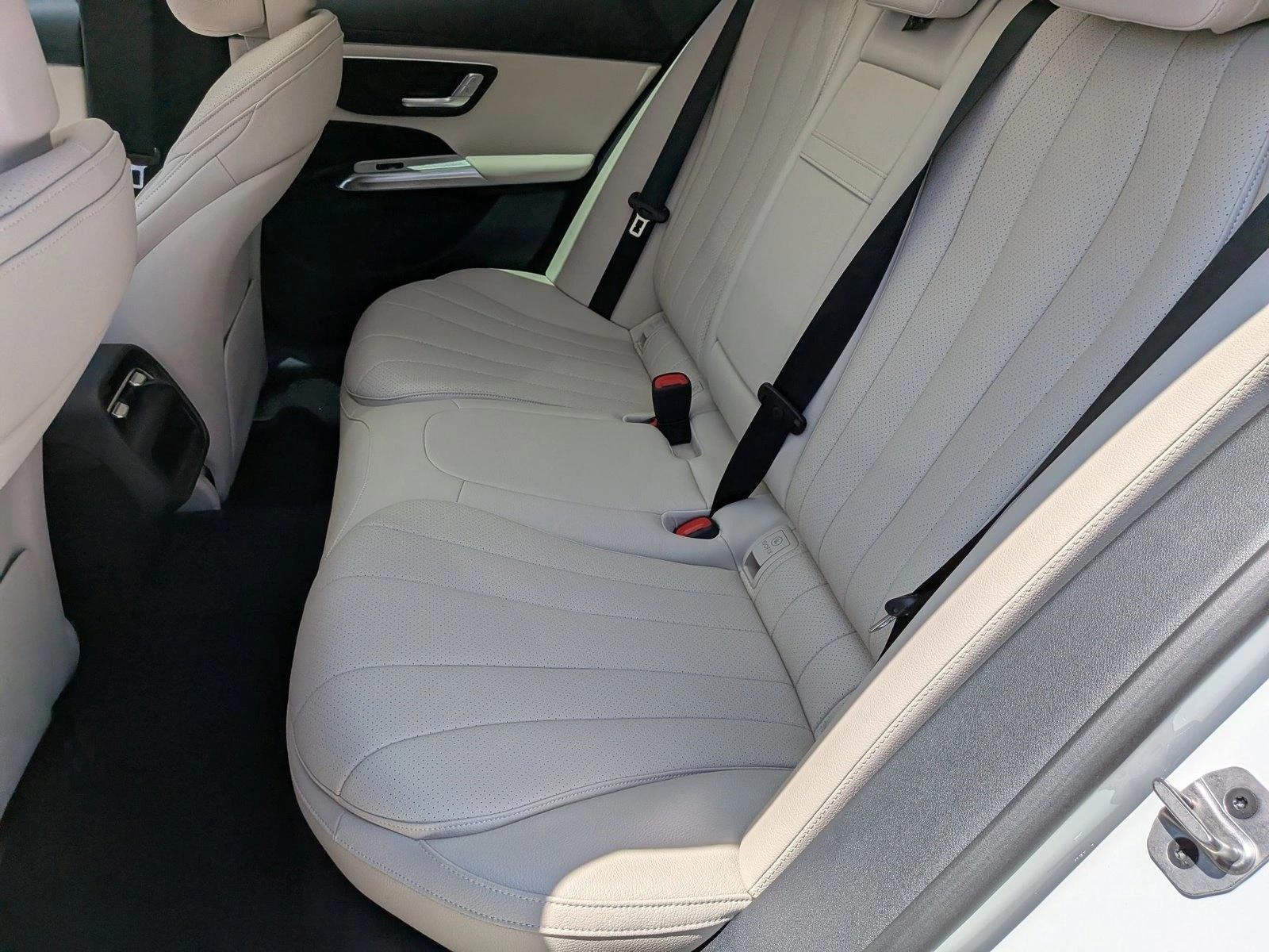 2026 E 350, photo 15 of 17