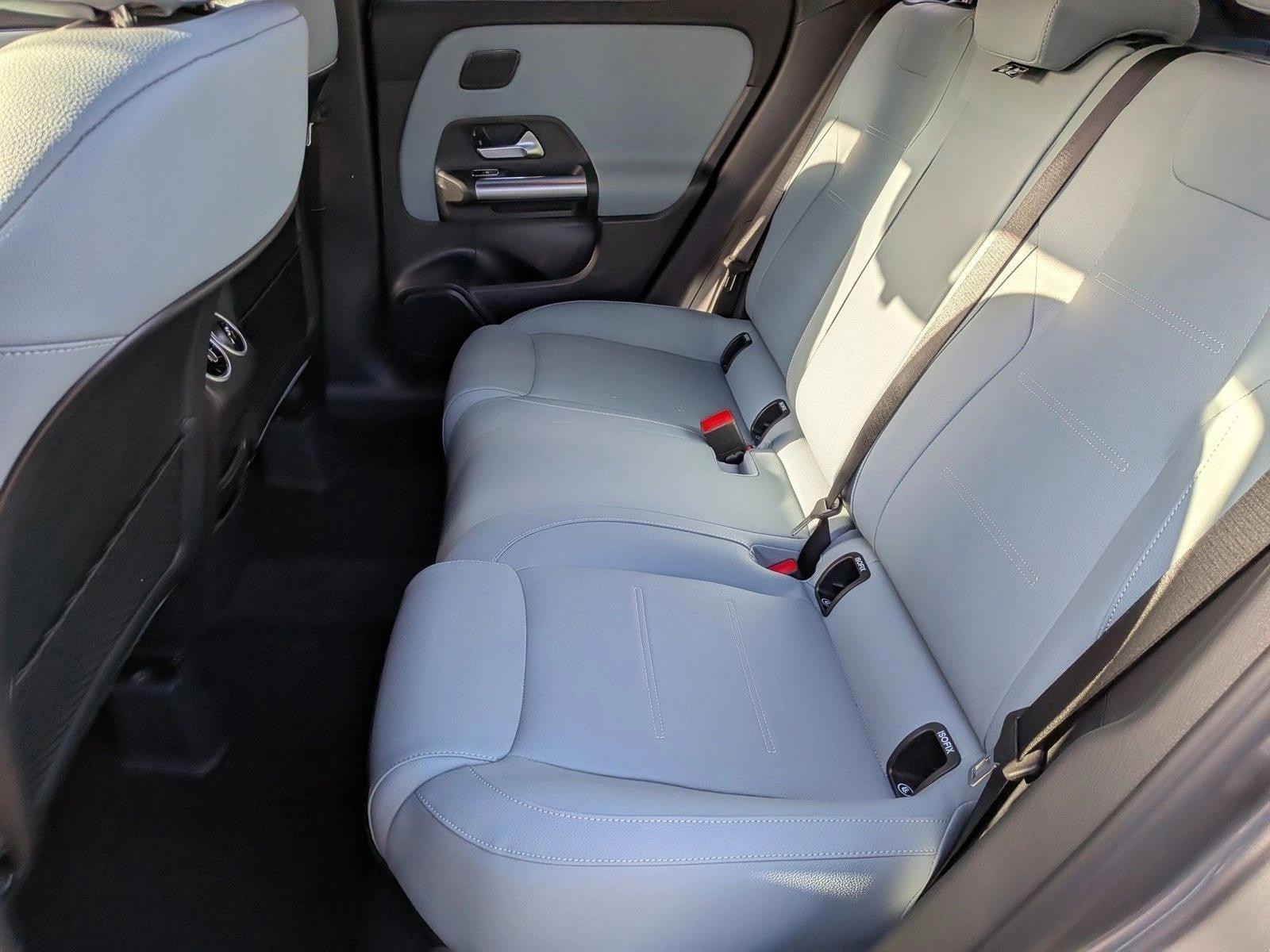 2026 GLA 250, photo 14 of 16