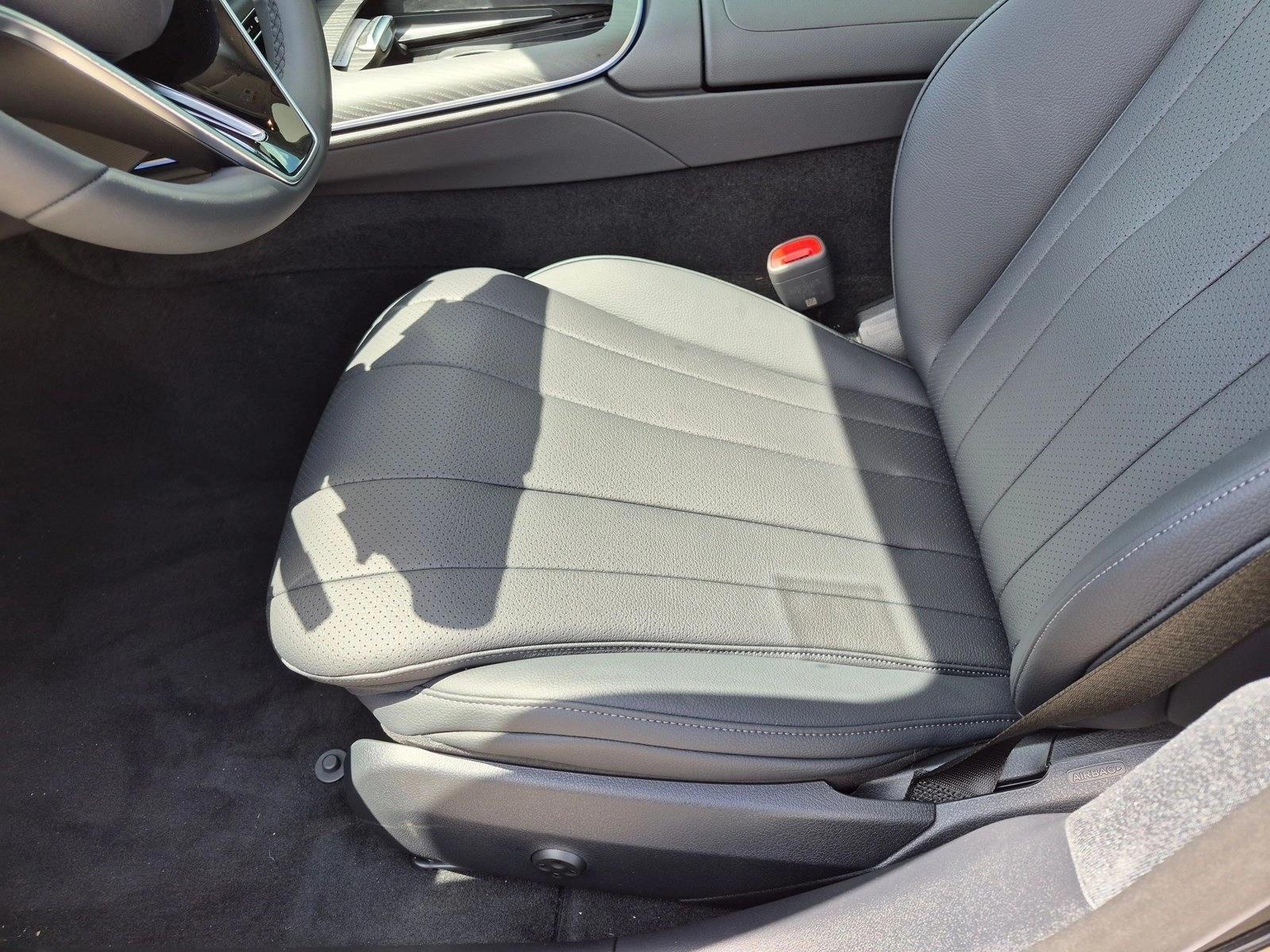 2026 E 350 4MATIC, photo 4 of 17