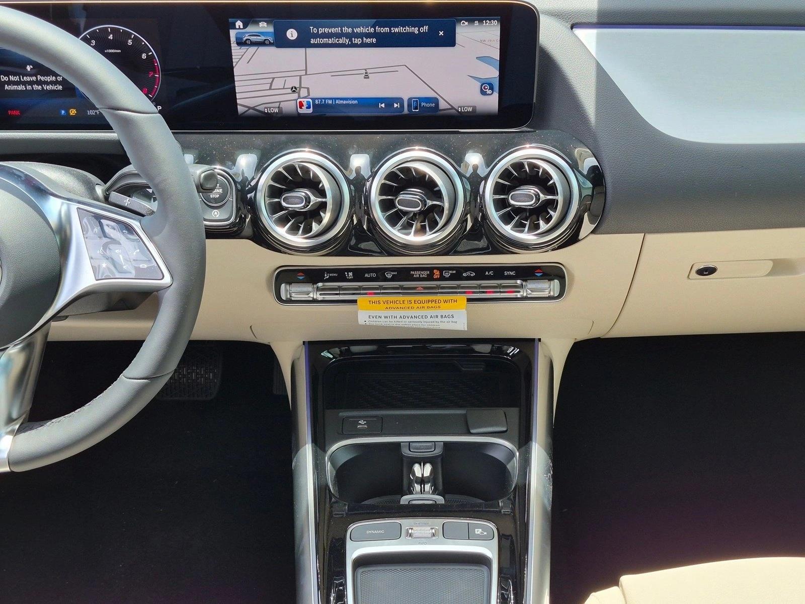2026 GLA 250, photo 11 of 17