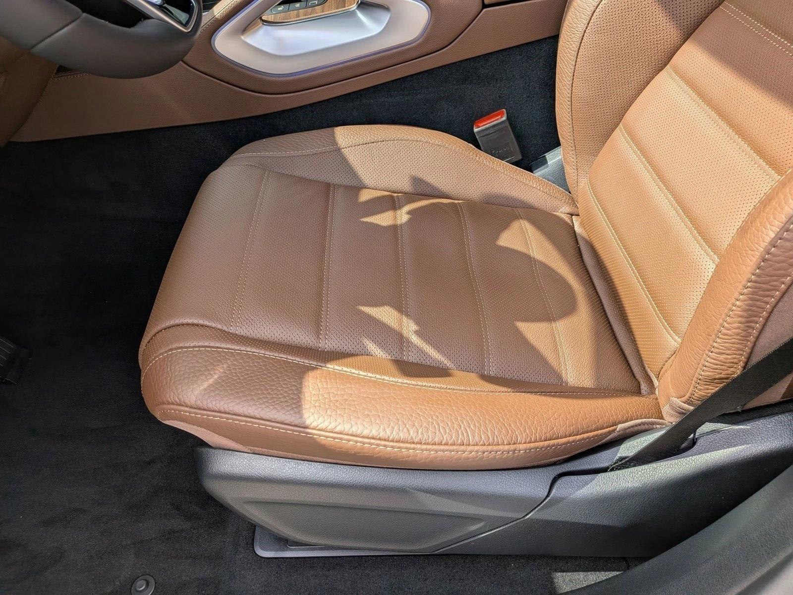 2026 GLE 580 4MATIC, photo 4 of 17