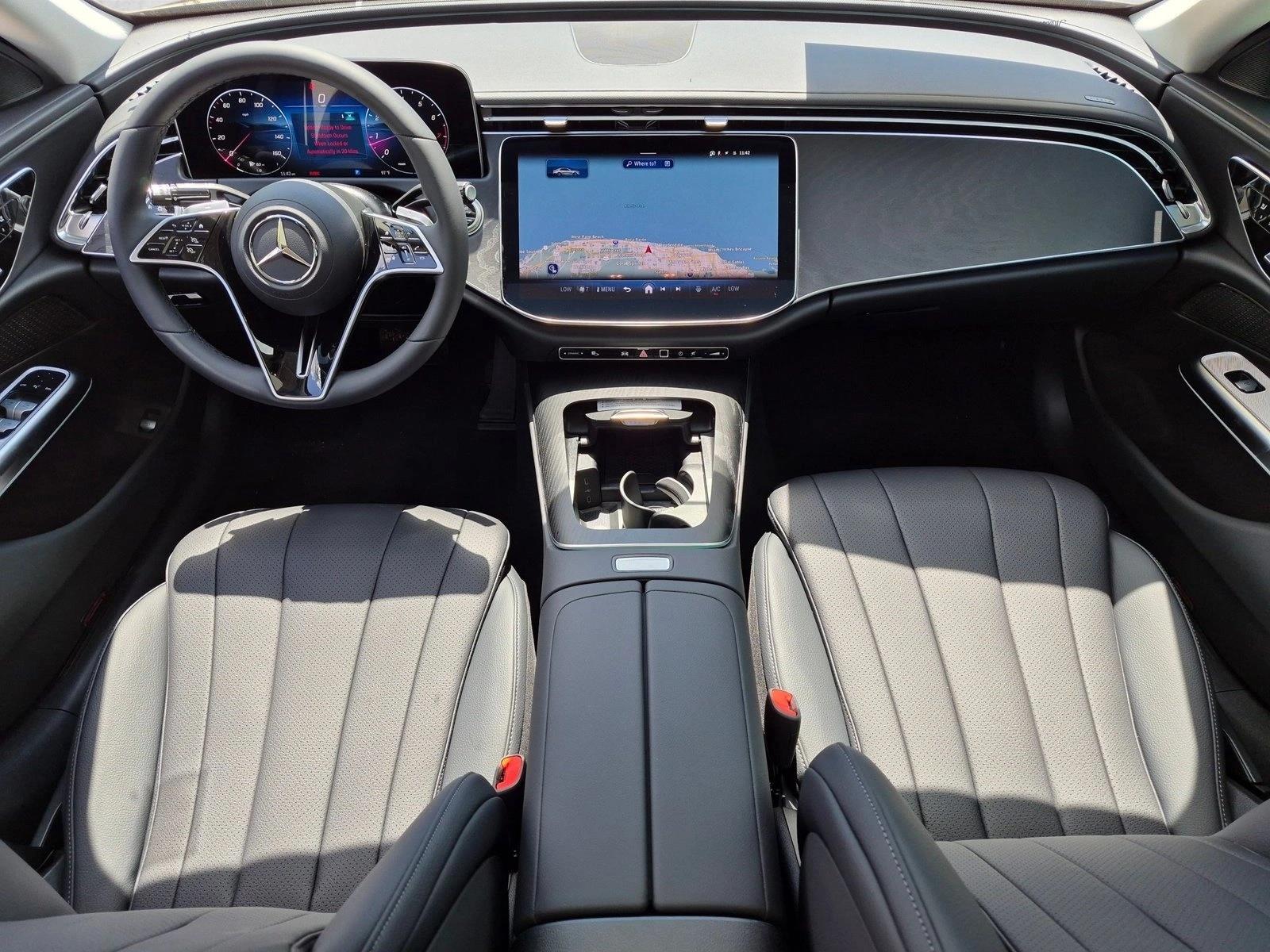 2026 E 350 4MATIC, photo 14 of 17