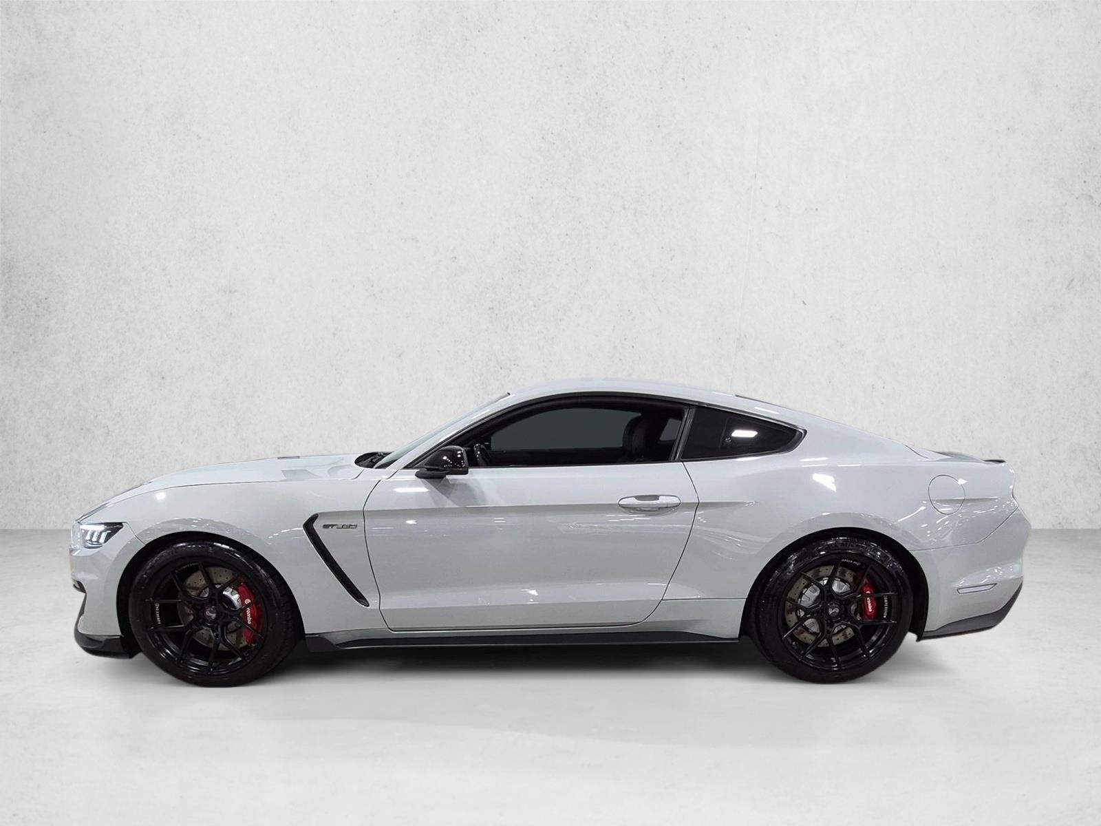 2017 Ford Mustang Shelby Coupe, photo 9 of 24
