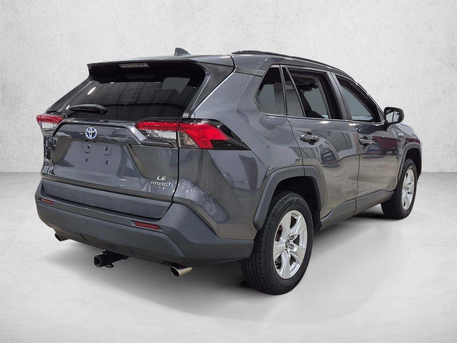2020 Toyota RAV4 LE HV, photo 5 of 24