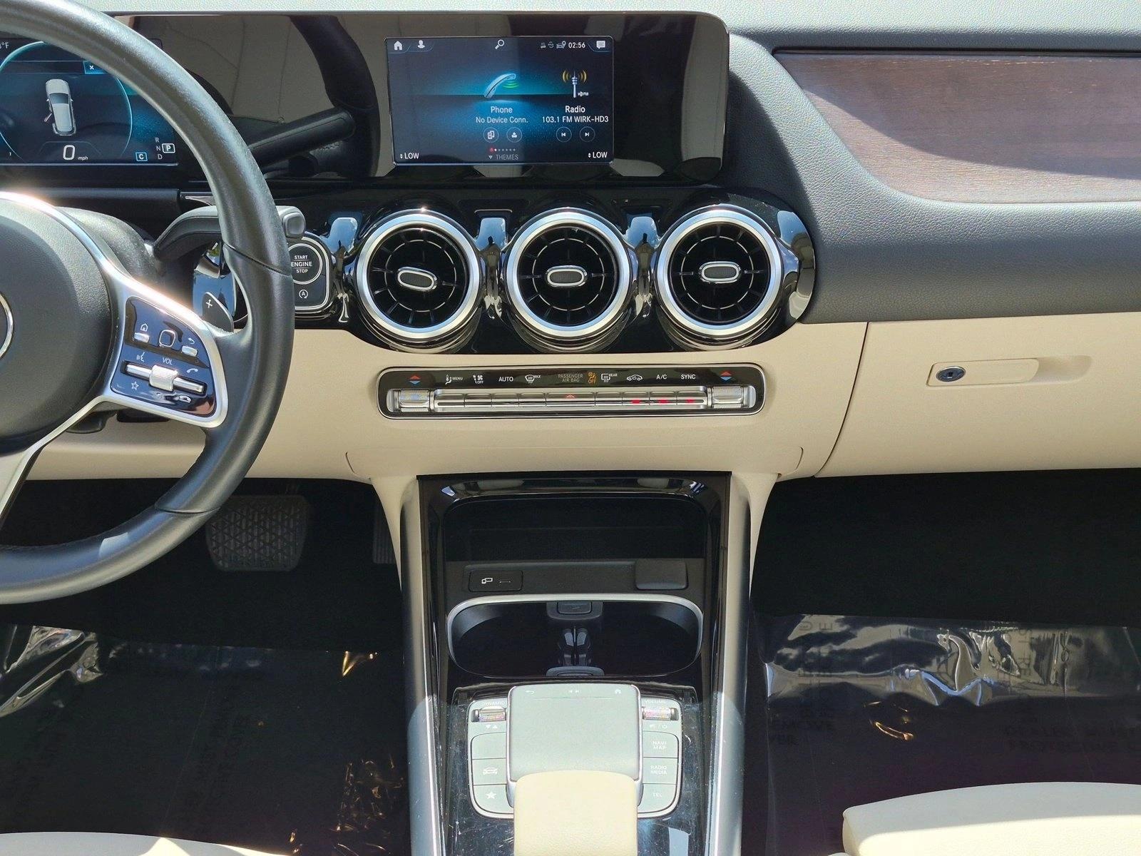 2022 GLA 250, photo 14 of 25