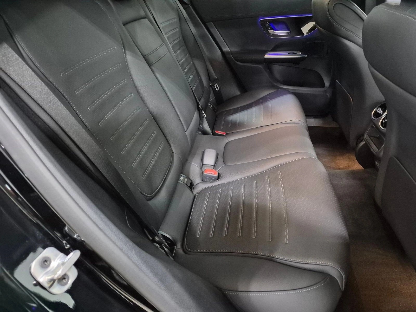 2026 GLC 300, photo 20 of 25
