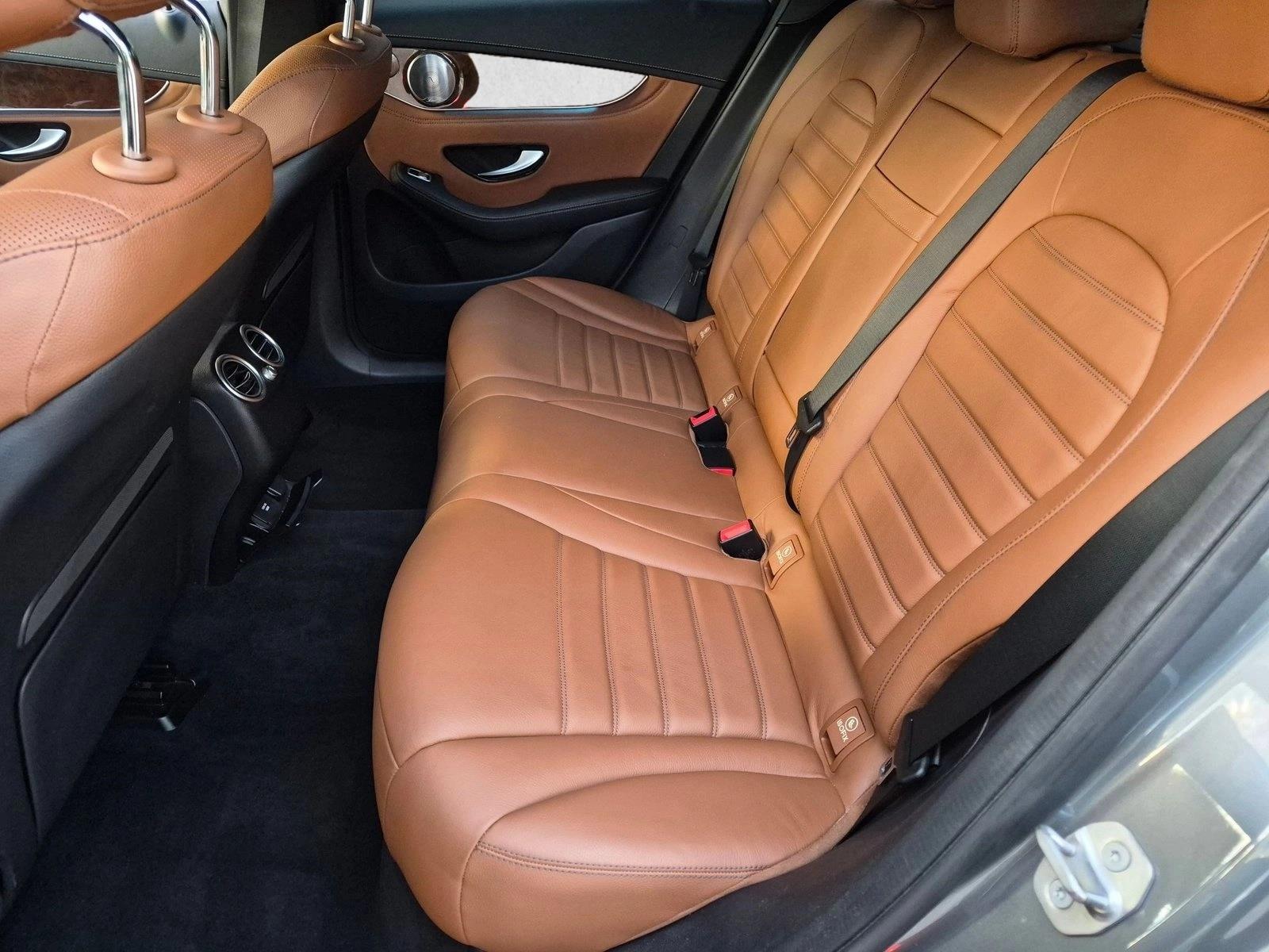 2019 GLC 300 4MATIC, photo 19 of 25