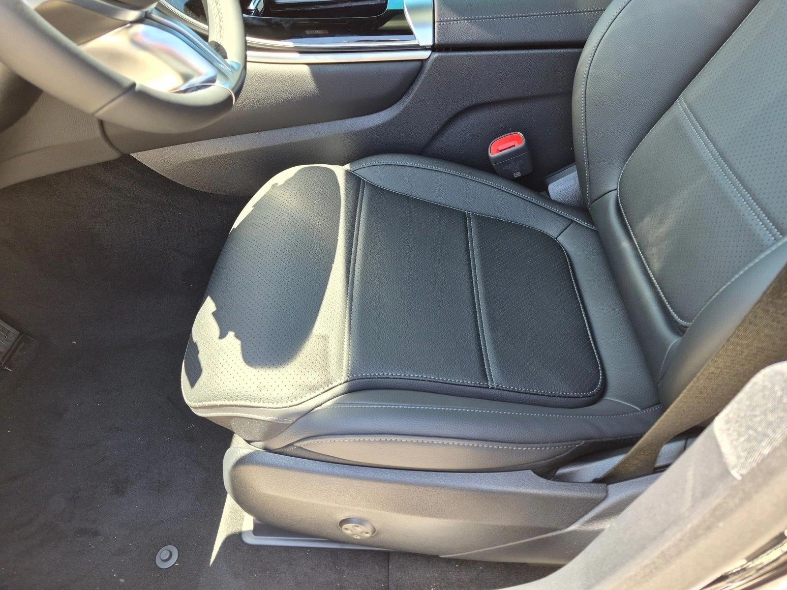 2026 GLC 300 4MATIC, photo 4 of 16