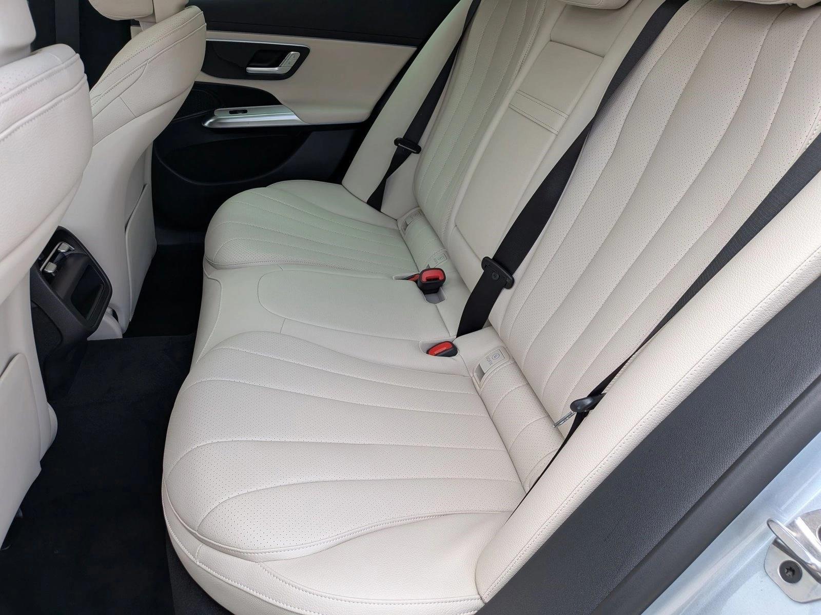 2026 E 350 4MATIC, photo 15 of 17