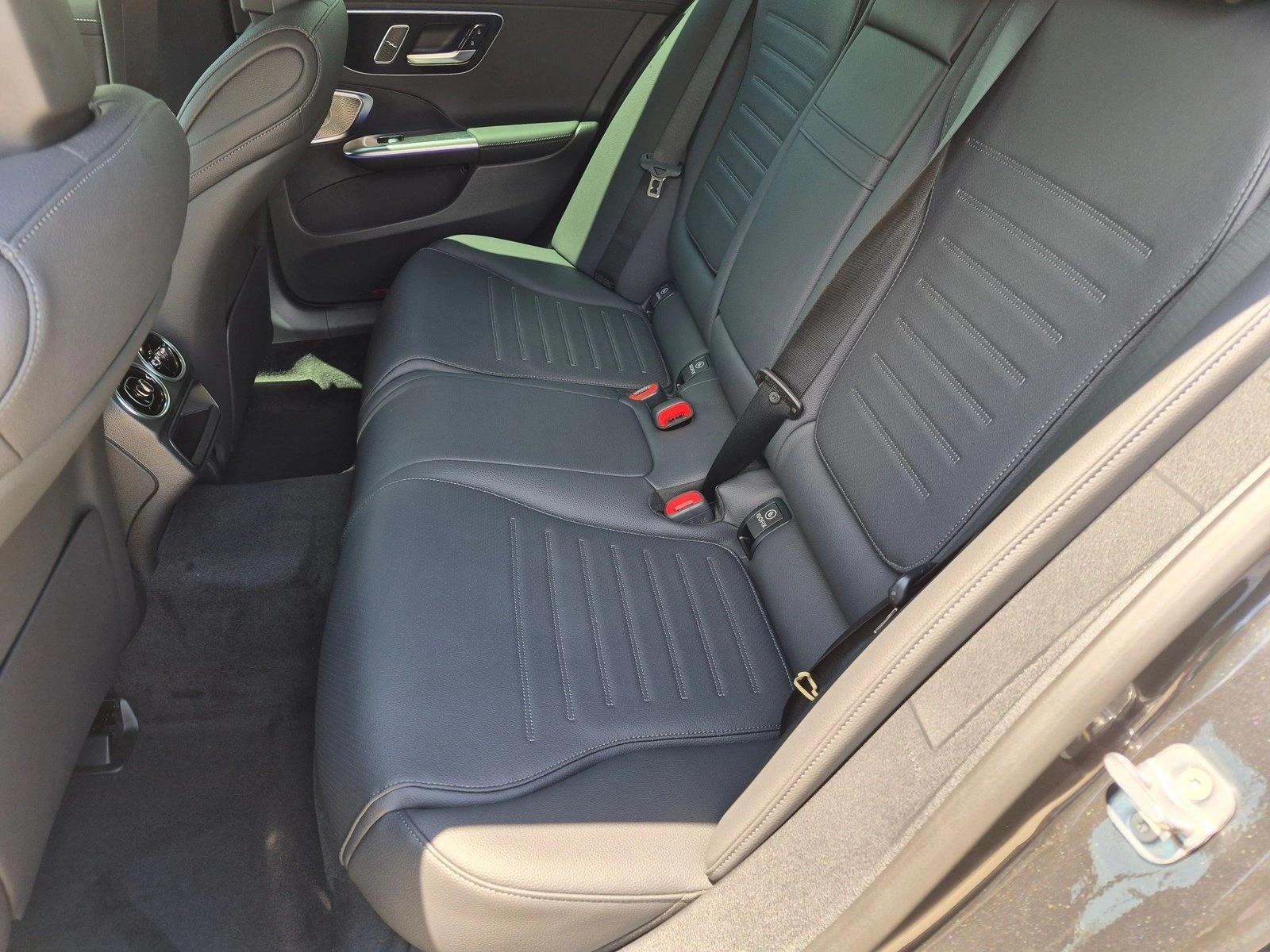 2026 C 300, photo 15 of 17