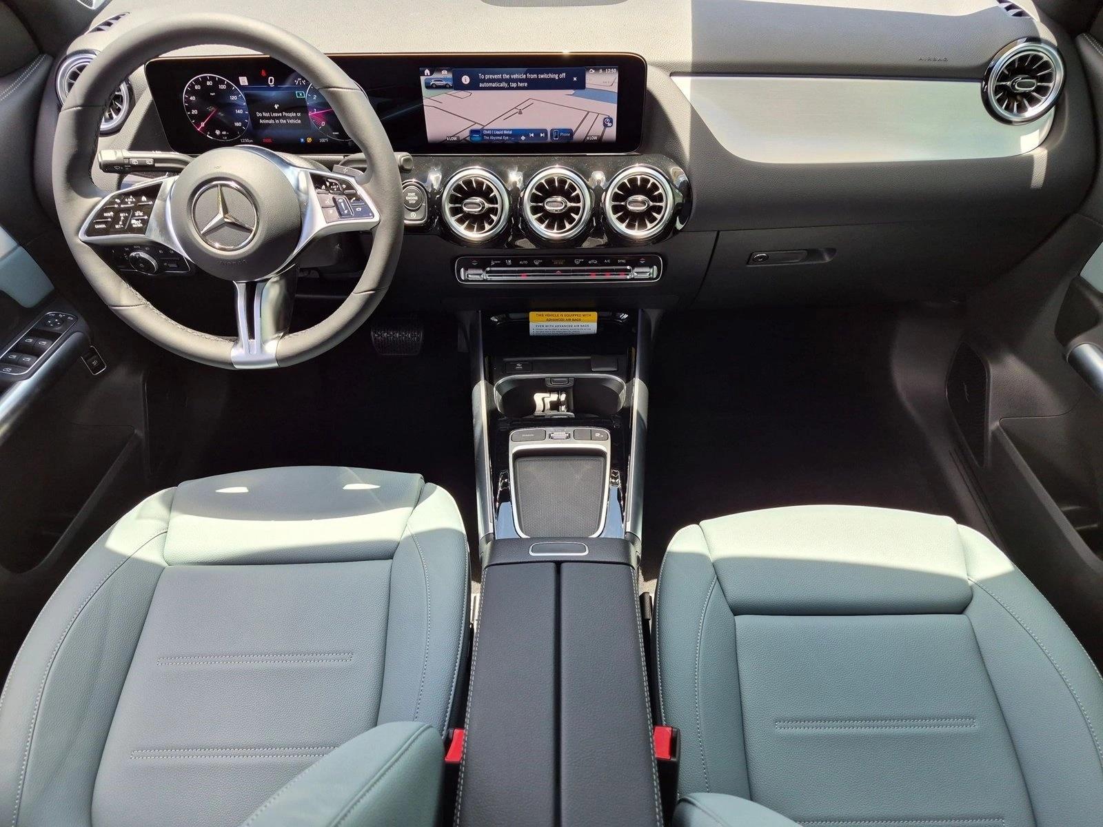 2026 GLA 250, photo 14 of 17