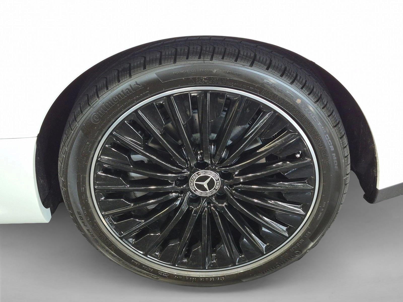2027 CLE 300 4MATIC Coupe, photo 9 of 17