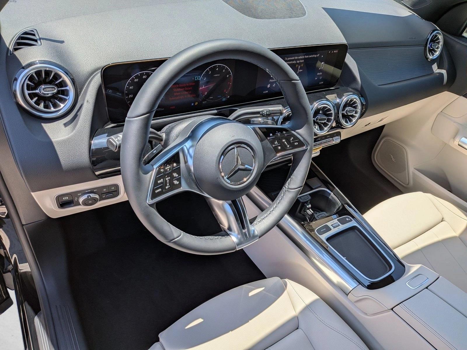 2026 GLA 250, photo 3 of 16