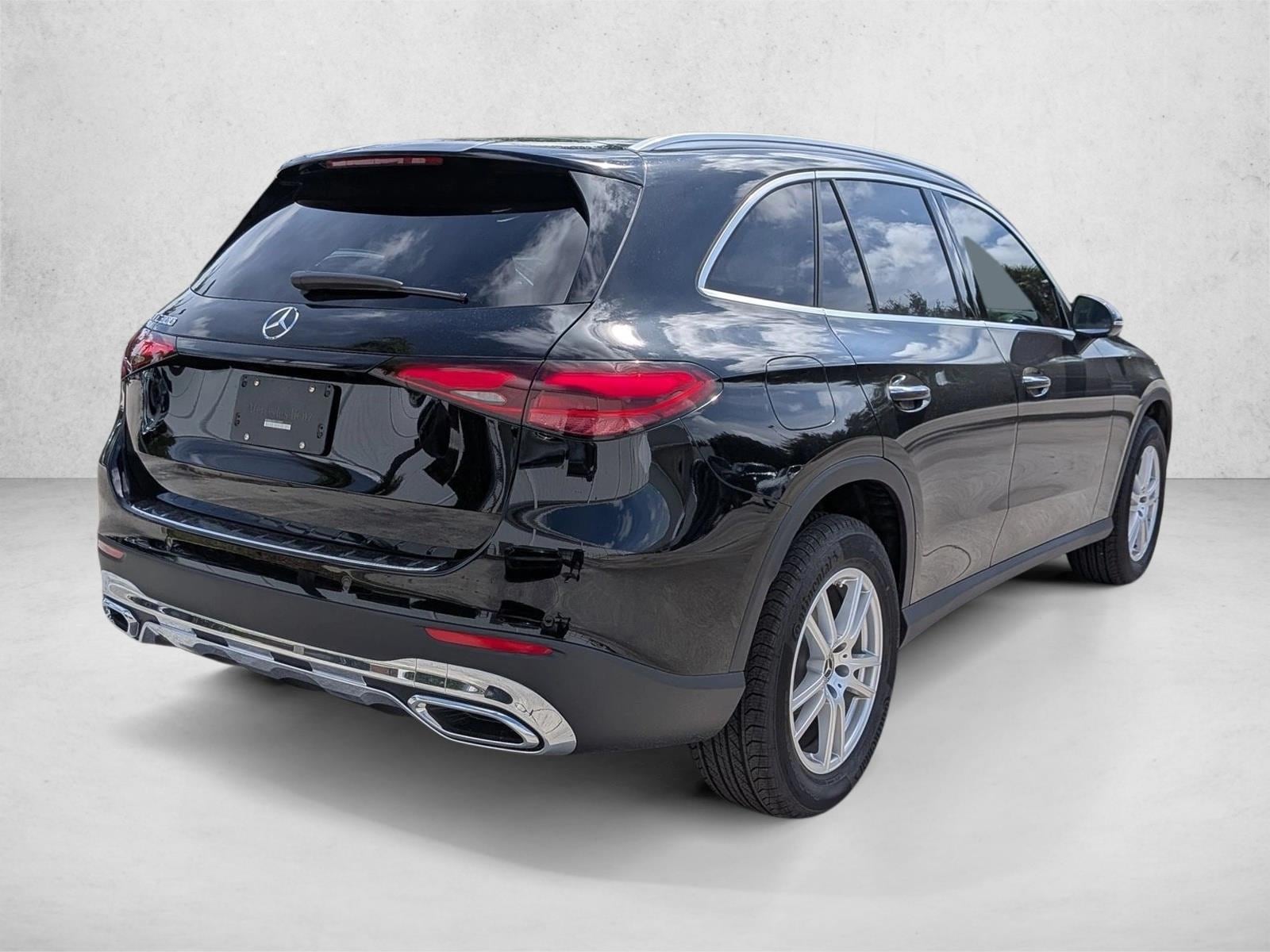 2026 GLC 300, photo 2 of 16