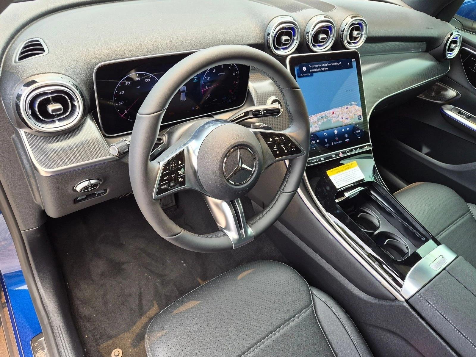 2026 GLC 300 4MATIC, photo 3 of 17