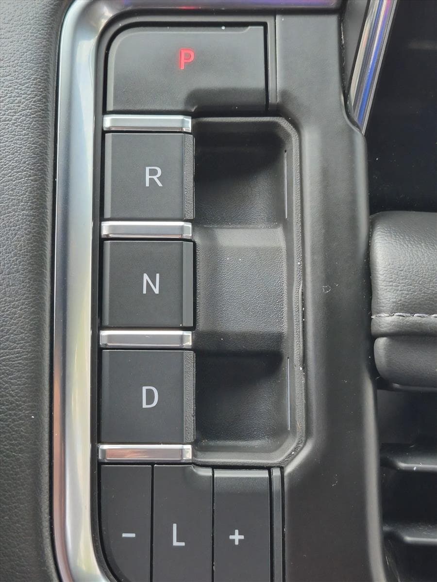 2022 Chevrolet Suburban Z71, photo 12 of 26