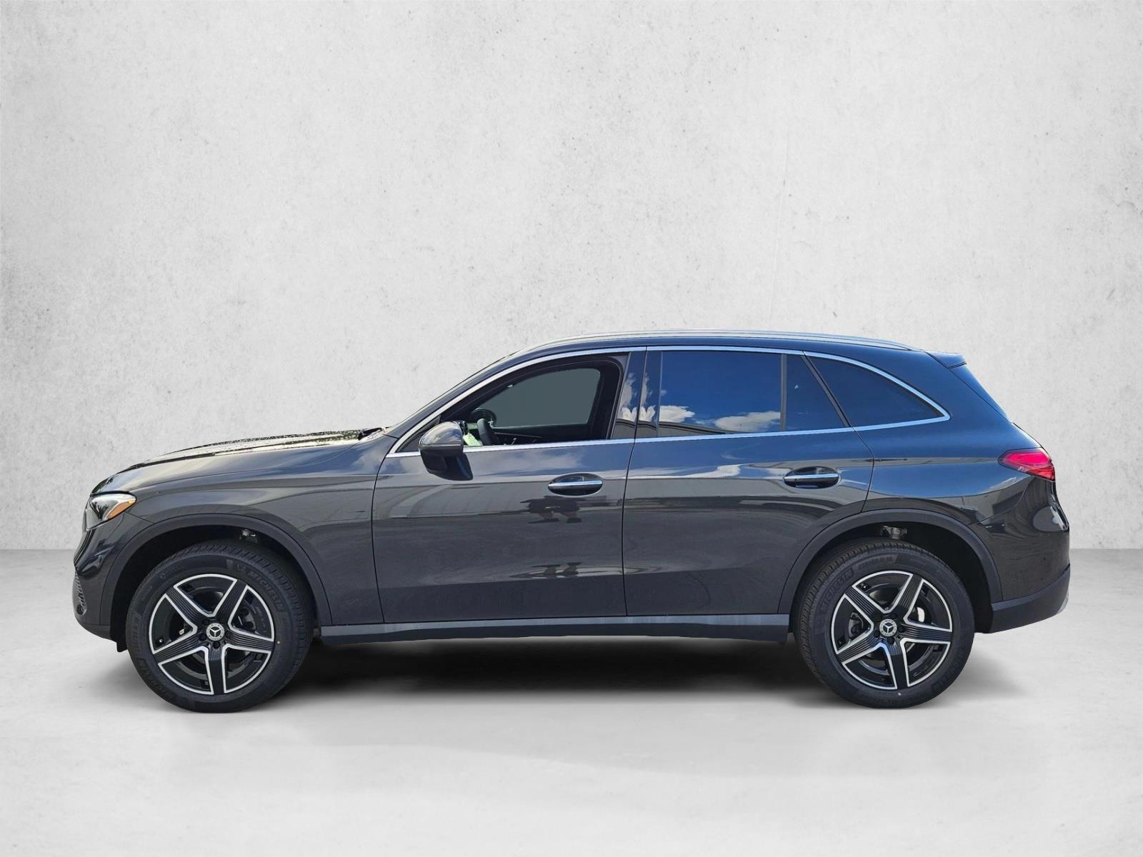 2026 GLC 300 4MATIC, photo 5 of 17