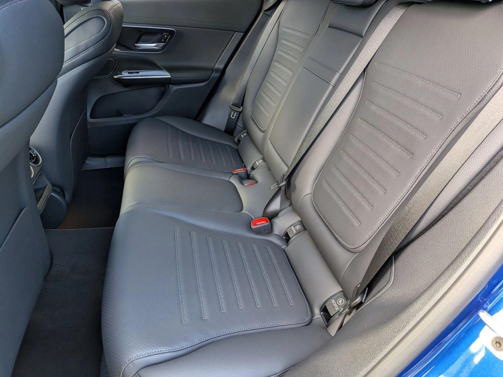 2026 GLC 300, photo 14 of 16