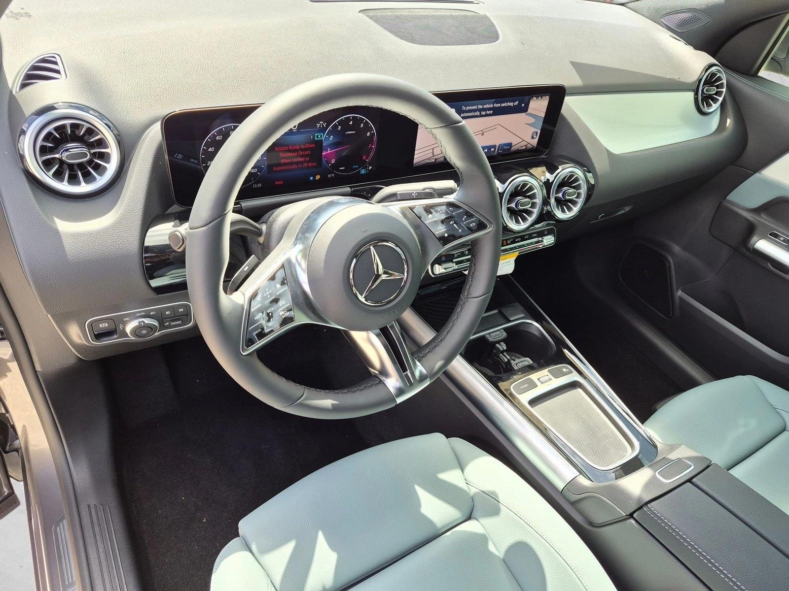 2026 GLA 250, photo 3 of 17