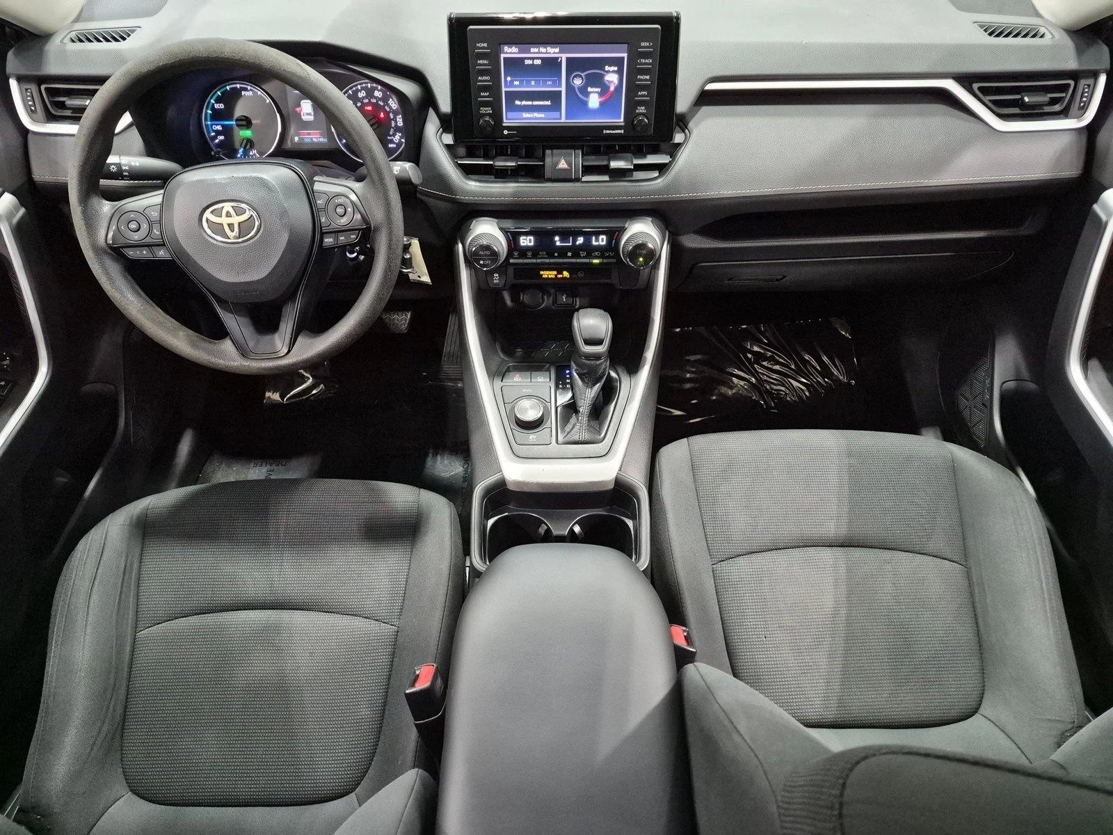 2020 Toyota RAV4 LE HV, photo 17 of 24