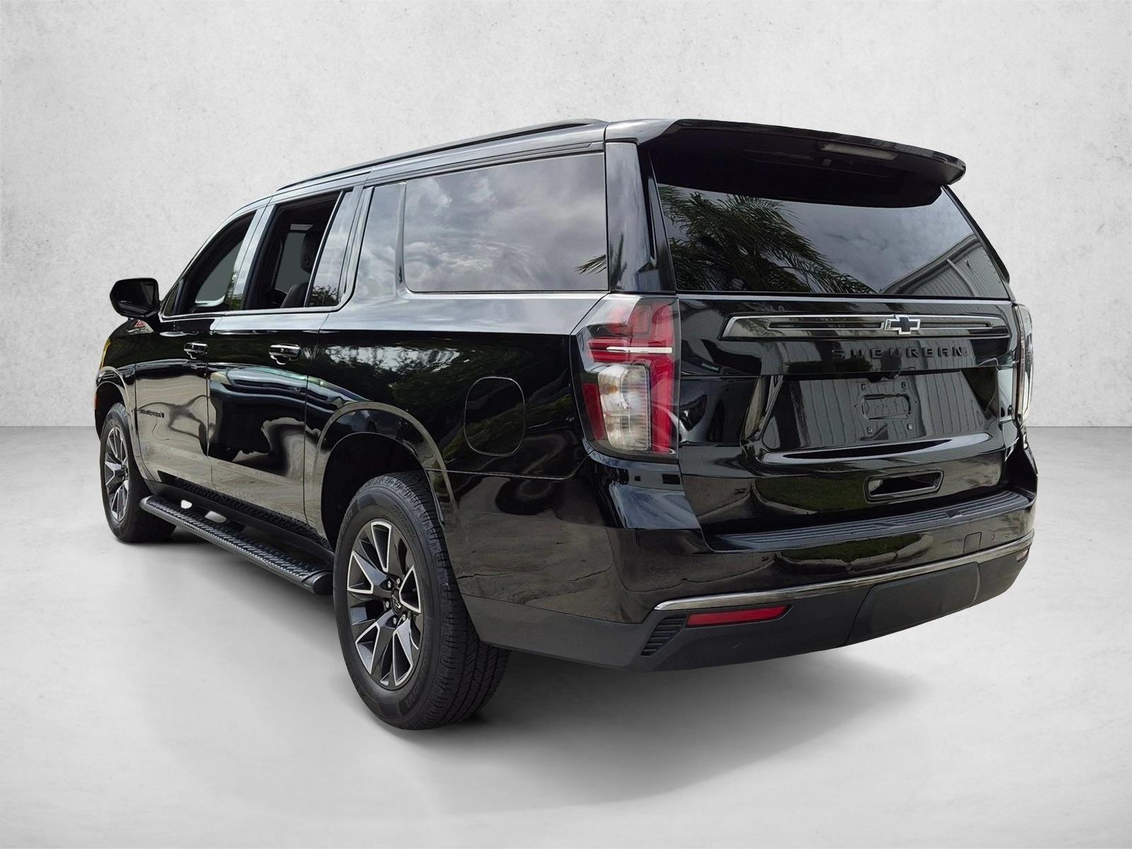 2022 Chevrolet Suburban Z71, photo 8 of 26