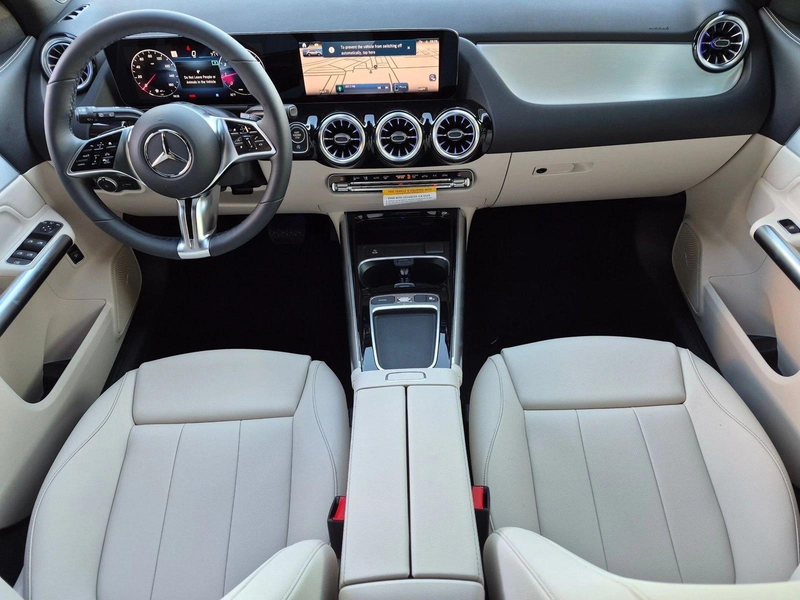 2026 GLA 250, photo 14 of 17