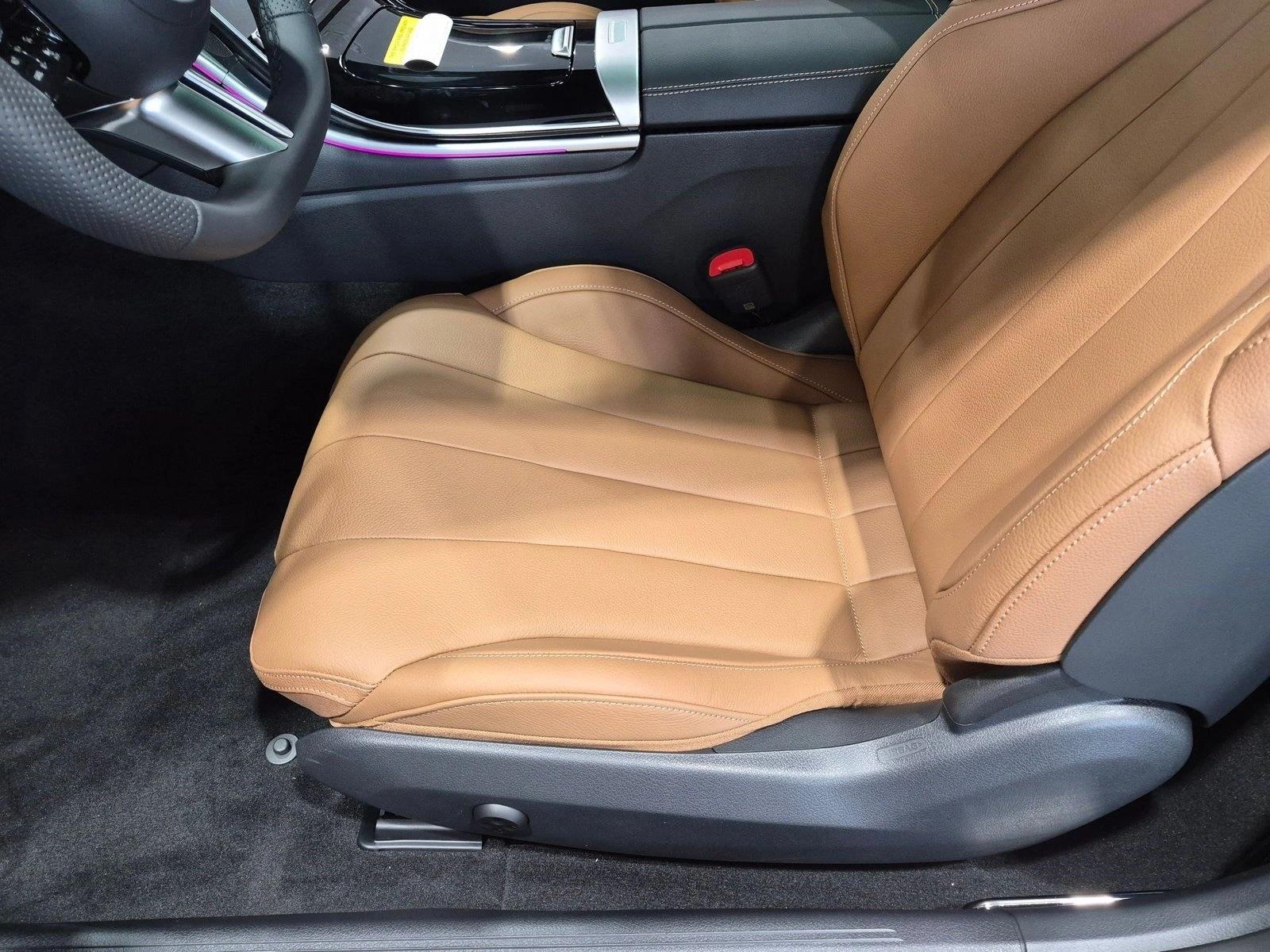 2027 CLE 300 4MATIC Coupe, photo 4 of 17