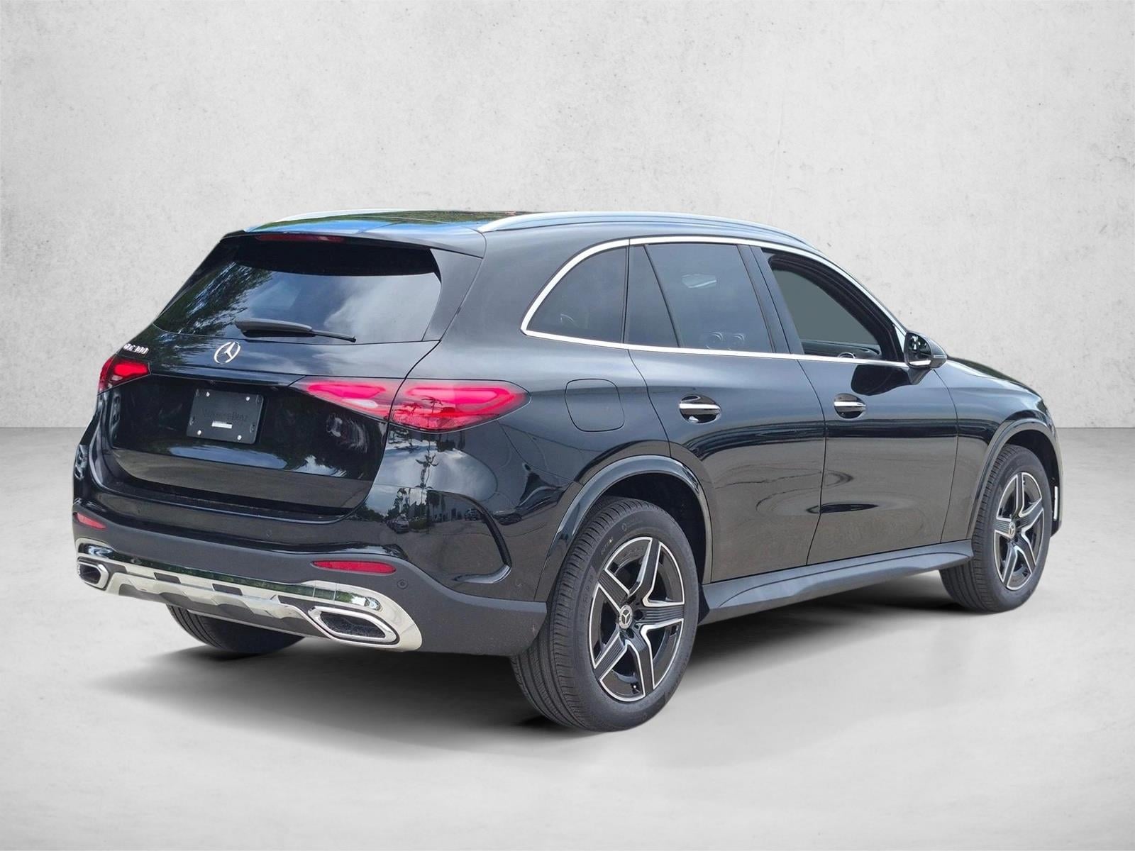 2027 GLC 300, photo 2 of 16