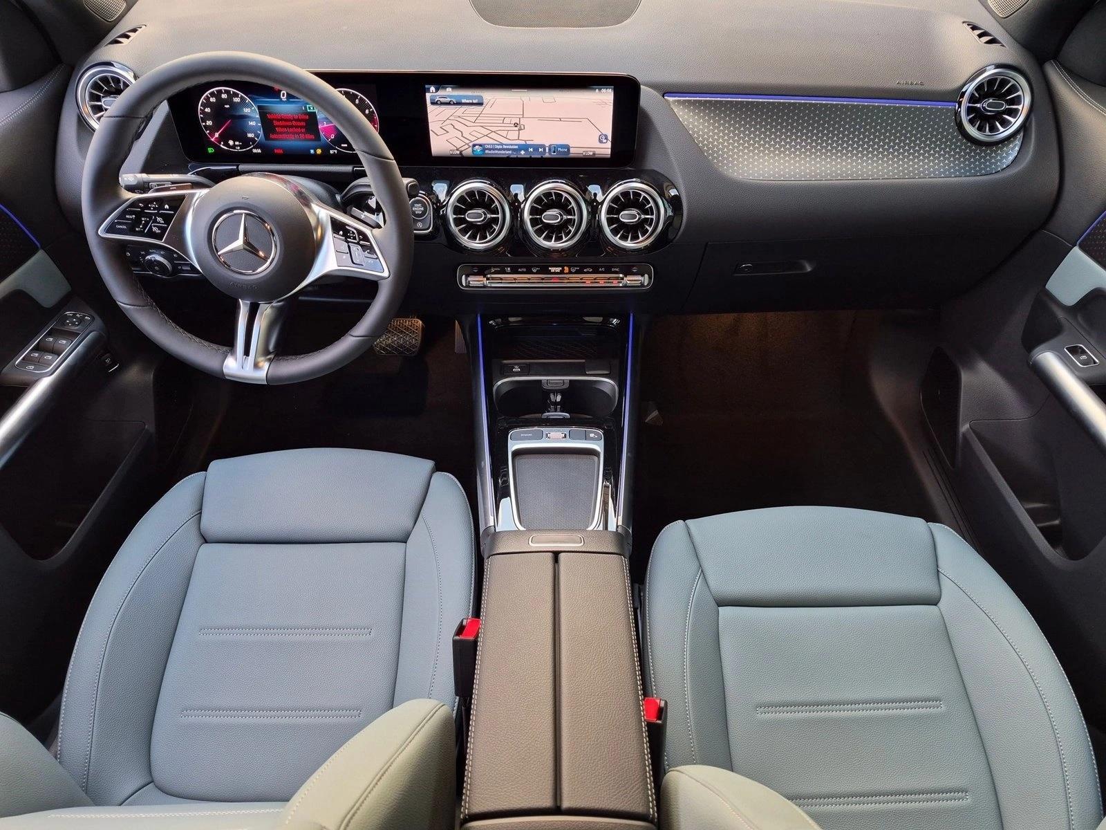 2026 GLA 250, photo 13 of 17