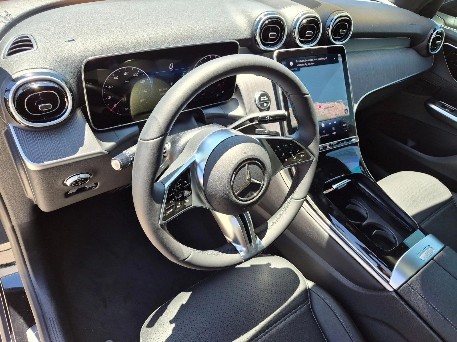 2026 GLC 300 4MATIC, photo 3 of 16
