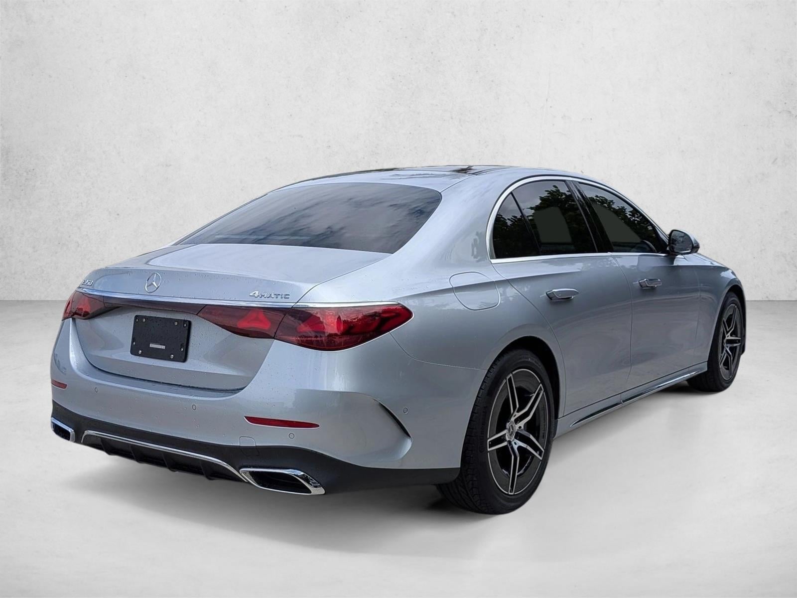 2026 E 350 4MATIC, photo 2 of 17