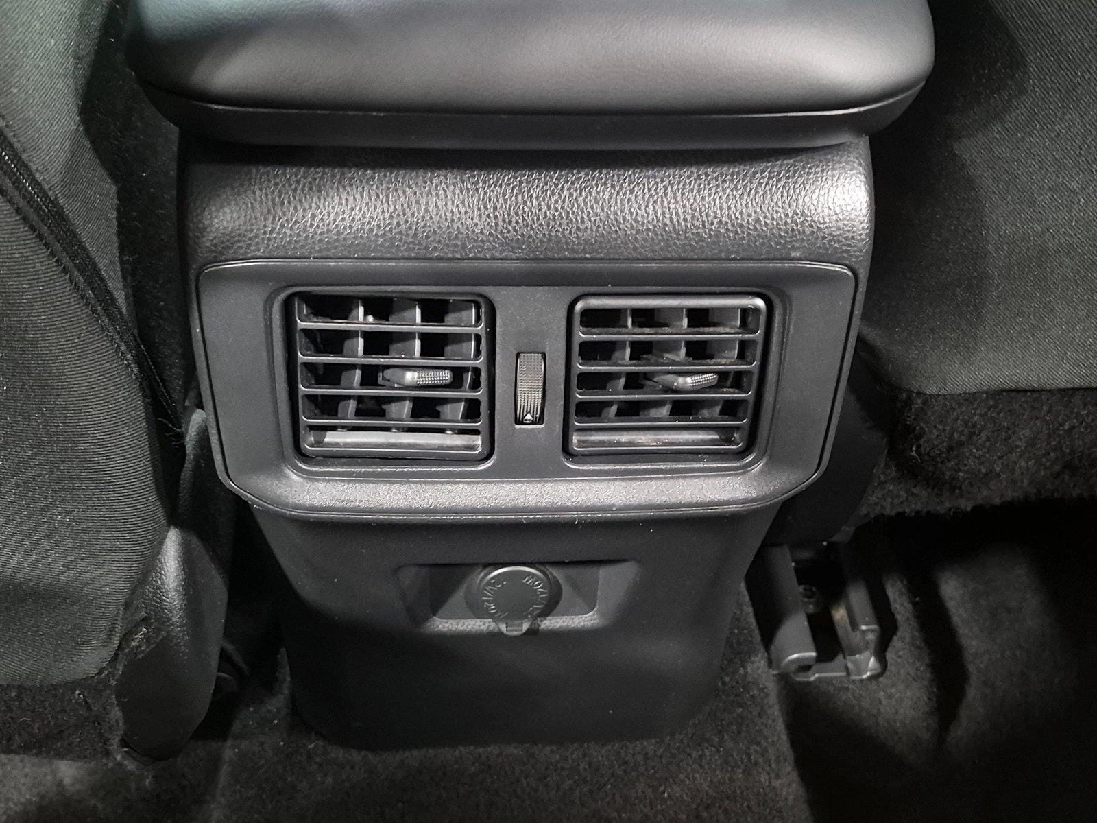 2020 Toyota RAV4 LE HV, photo 16 of 24
