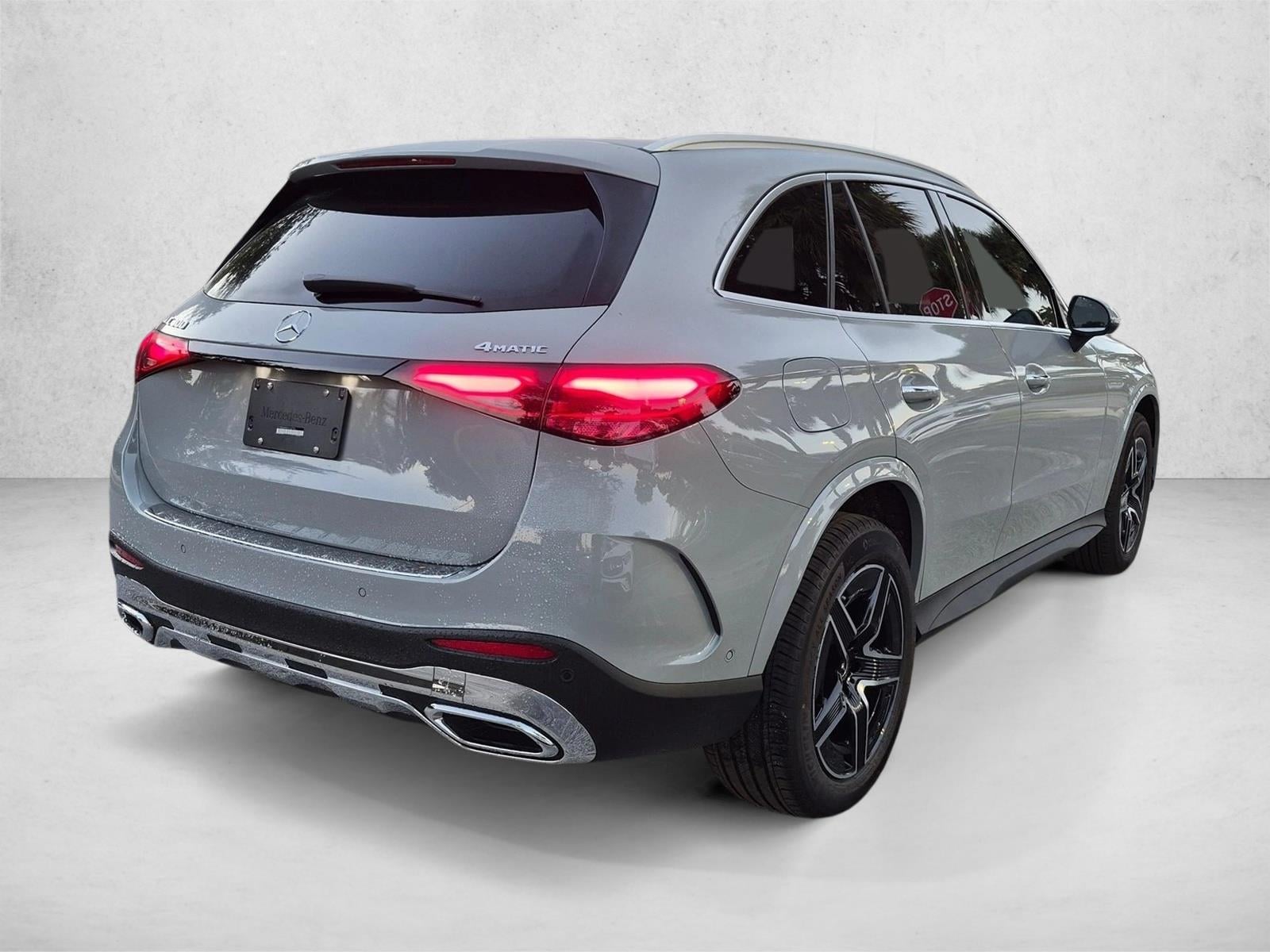 2027 GLC 300 4MATIC, photo 2 of 16