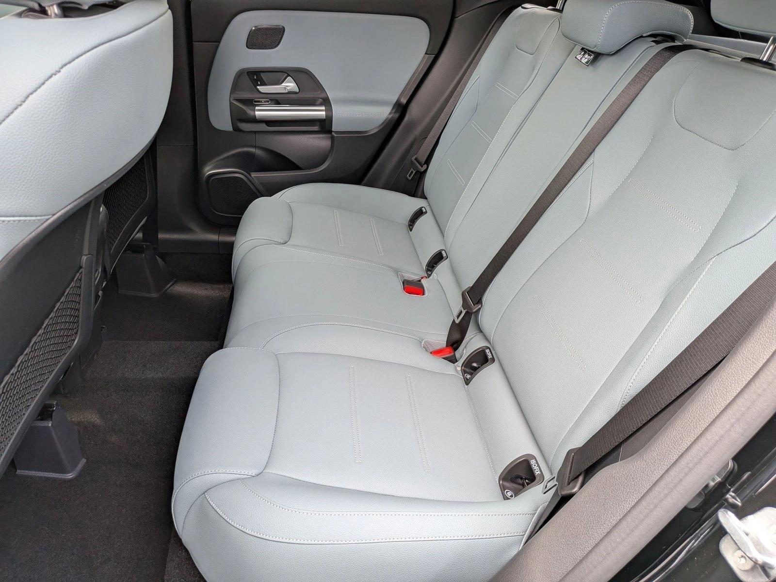 2026 GLA 250, photo 14 of 16