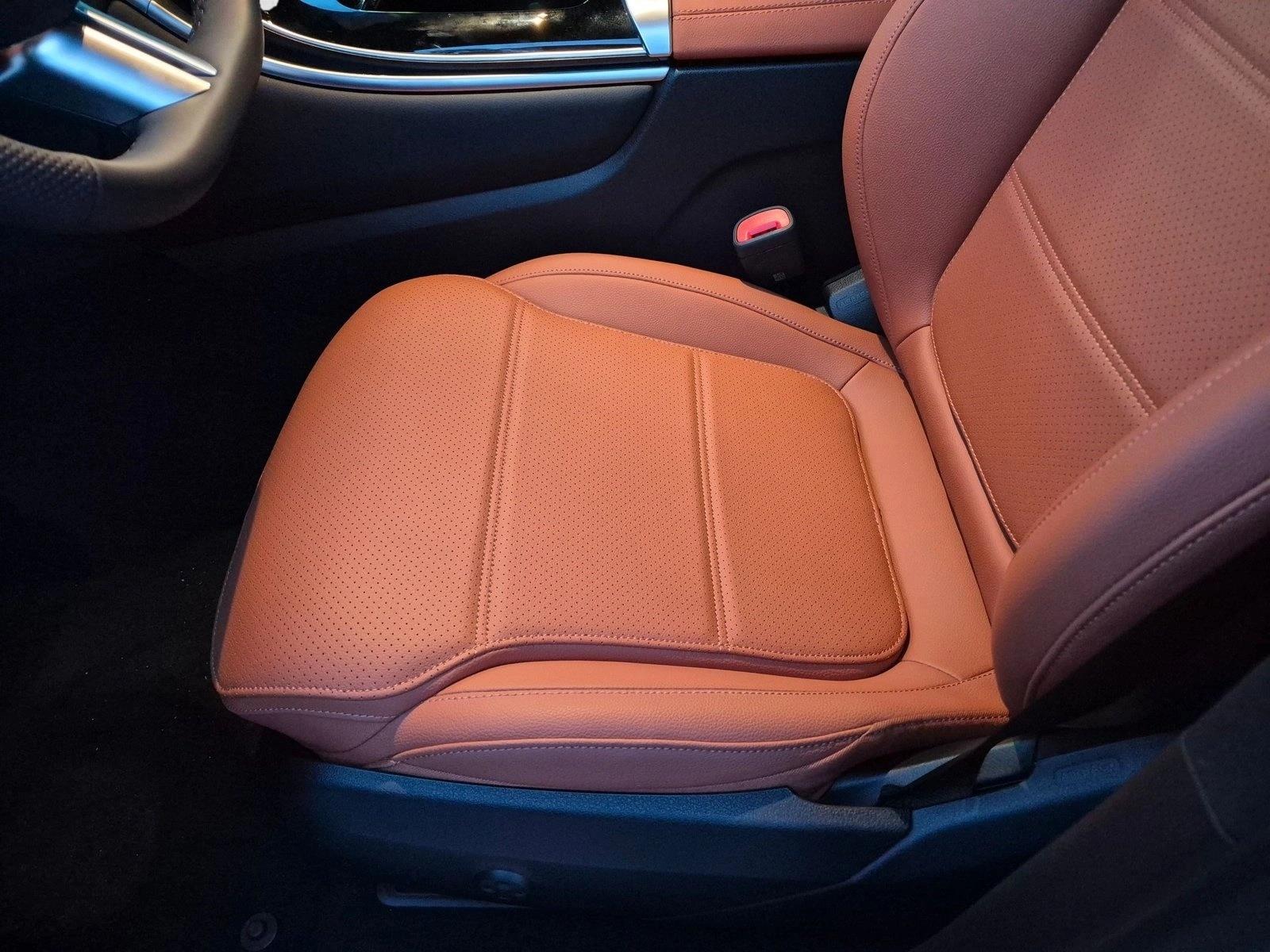 2027 GLC 300 4MATIC, photo 4 of 16