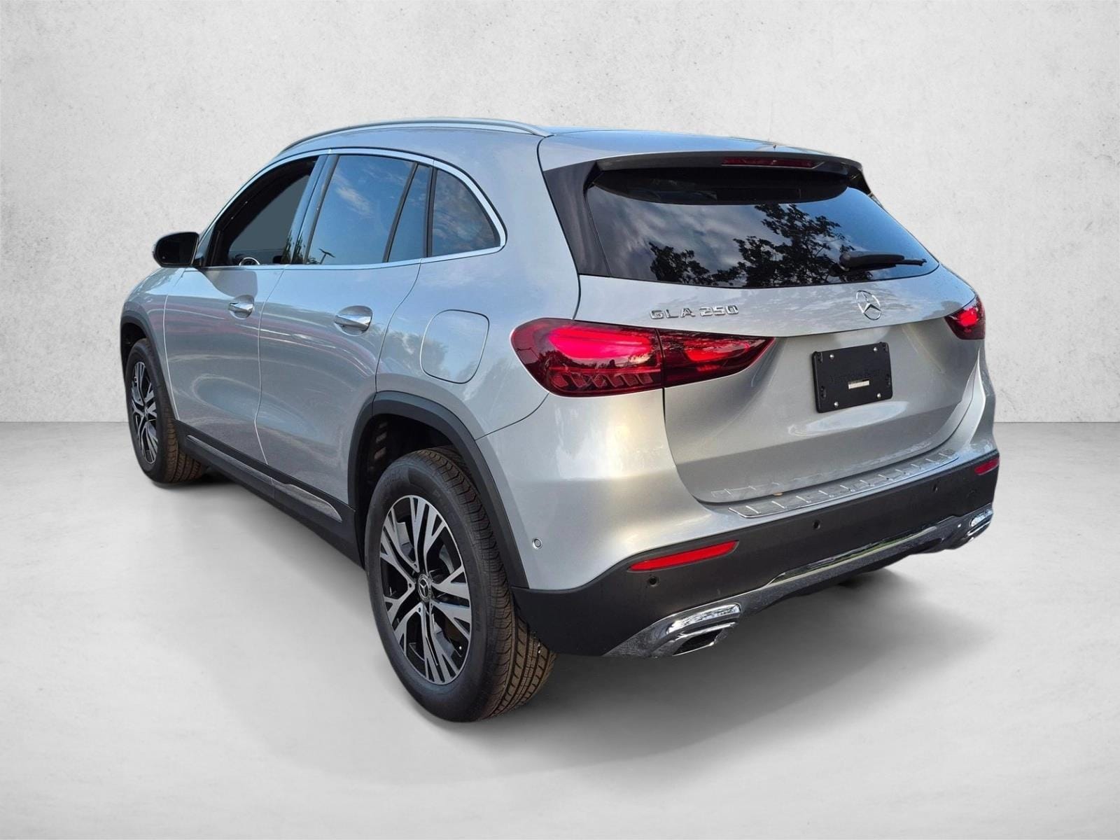 2026 GLA 250, photo 8 of 17