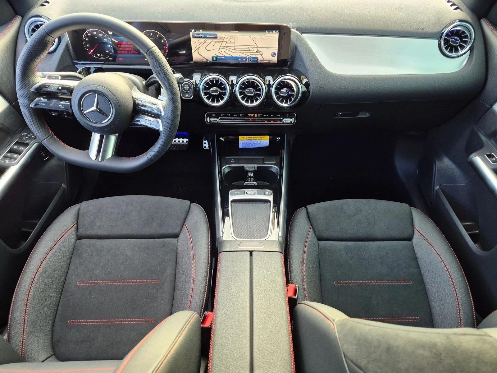 2026 GLA 250, photo 14 of 17