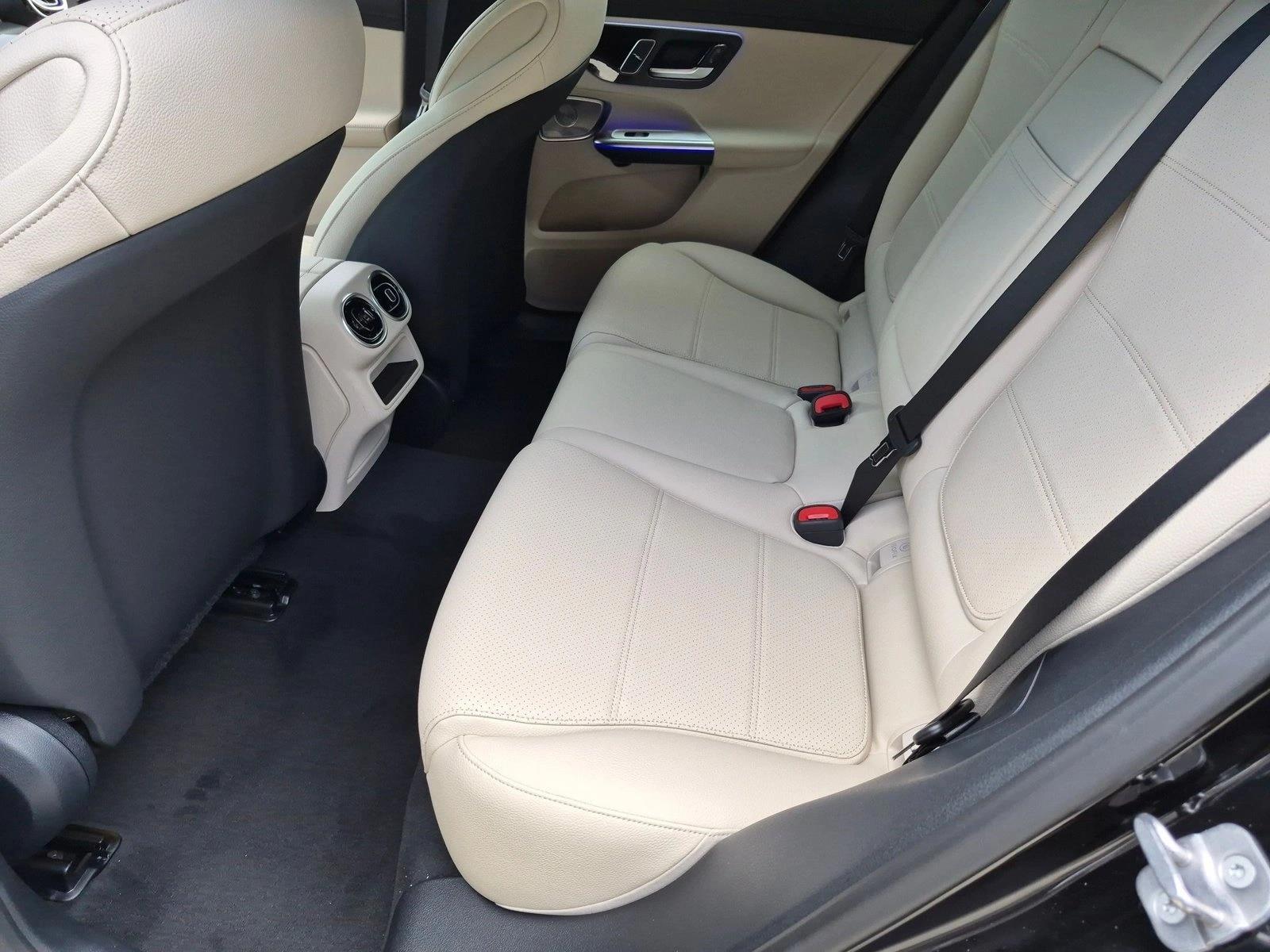 2027 GLC 300, photo 14 of 16