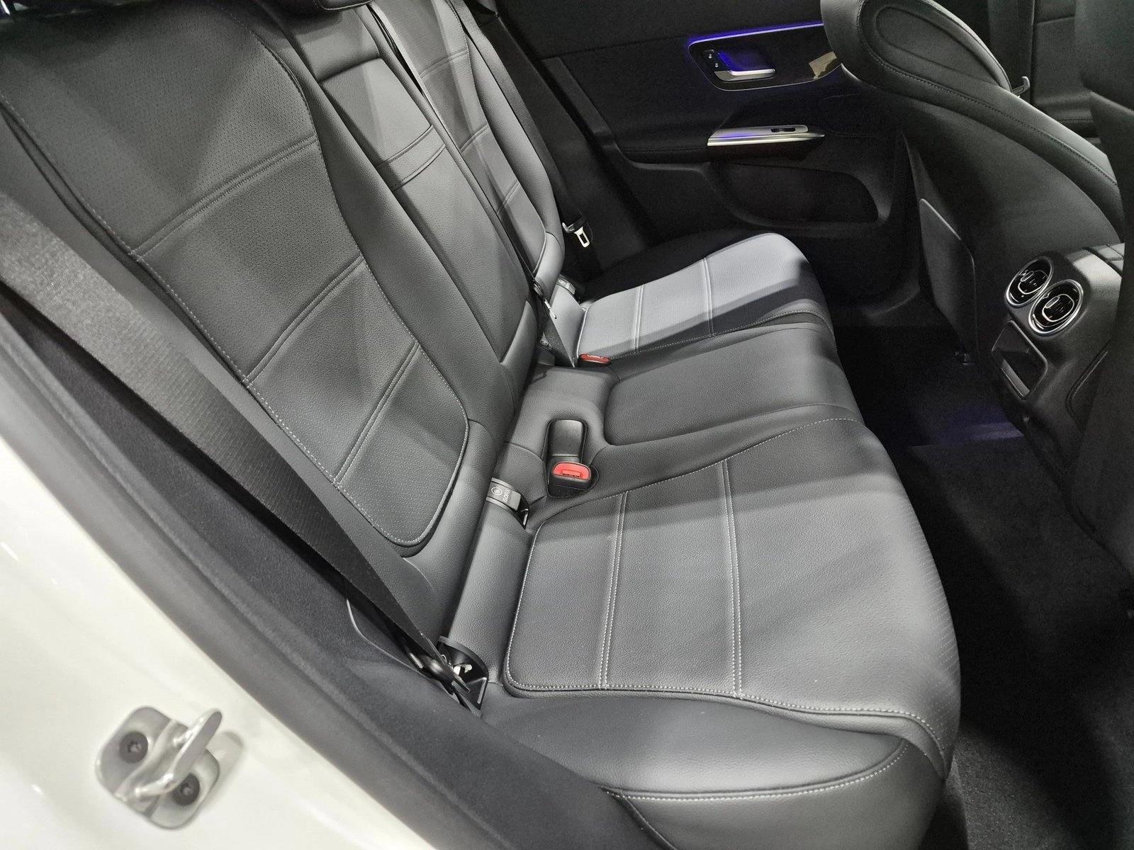 2026 GLC 300, photo 20 of 25