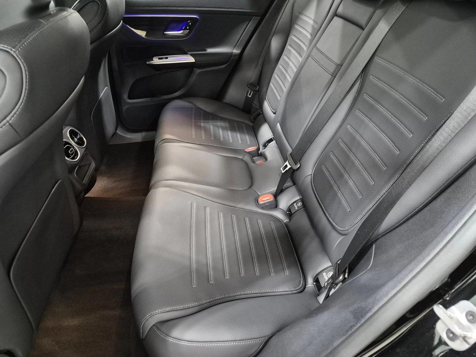 2026 GLC 300, photo 19 of 25