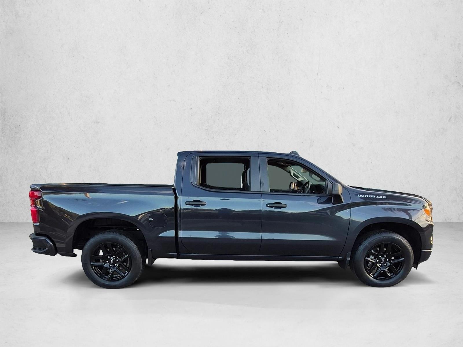 2023 Chevrolet Silverado Custom, photo 4 of 24