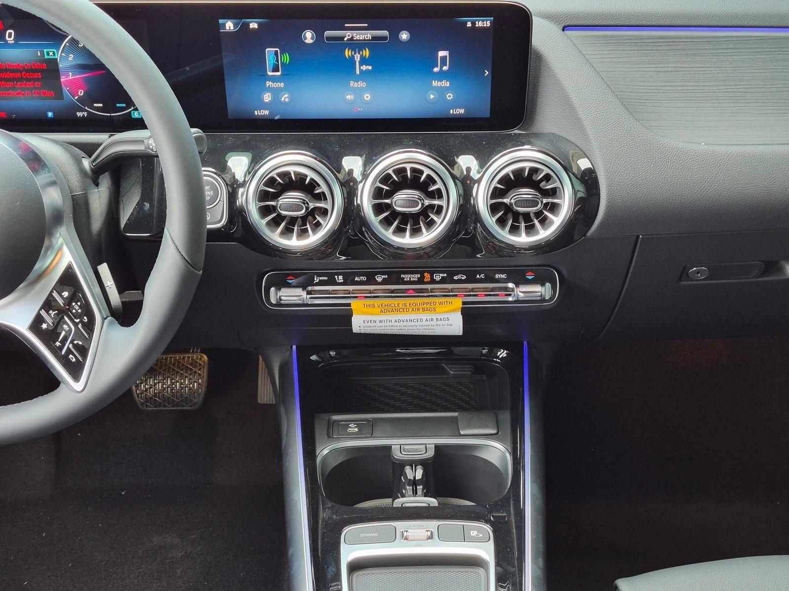 2026 GLA 250, photo 11 of 16