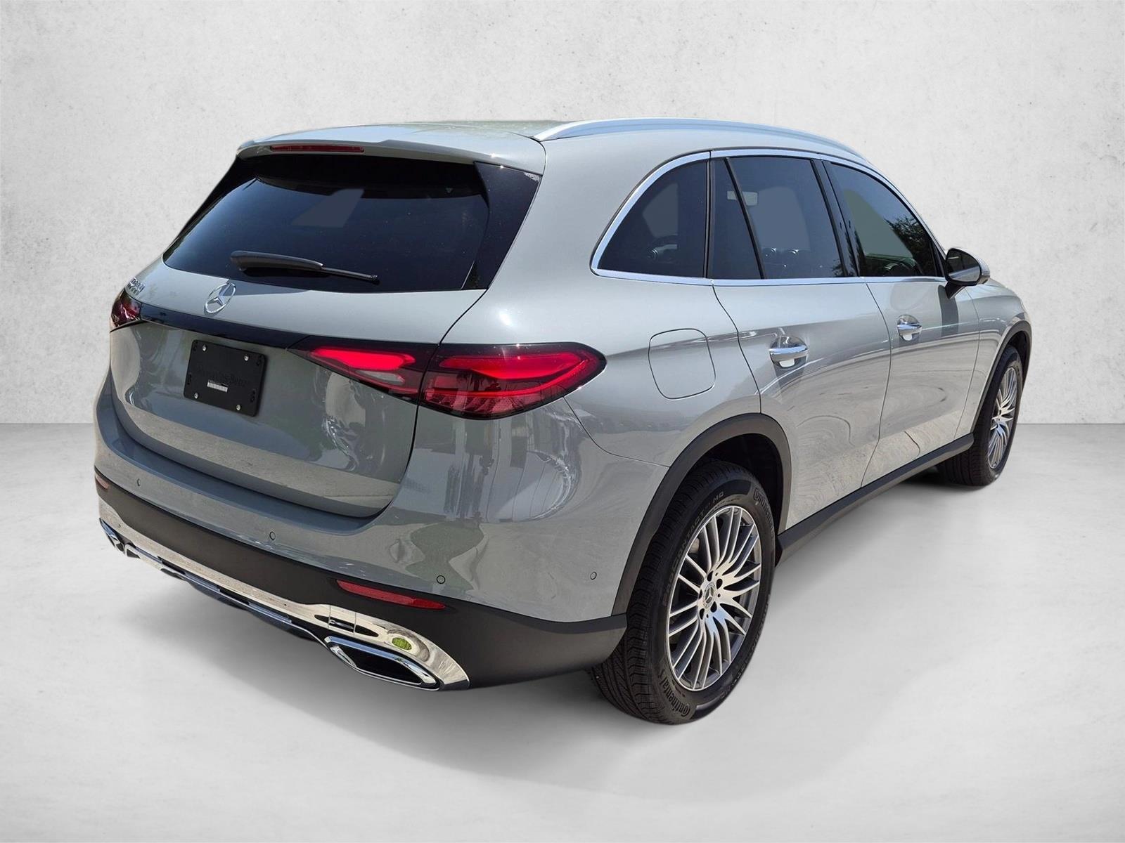 2027 GLC 300, photo 2 of 17