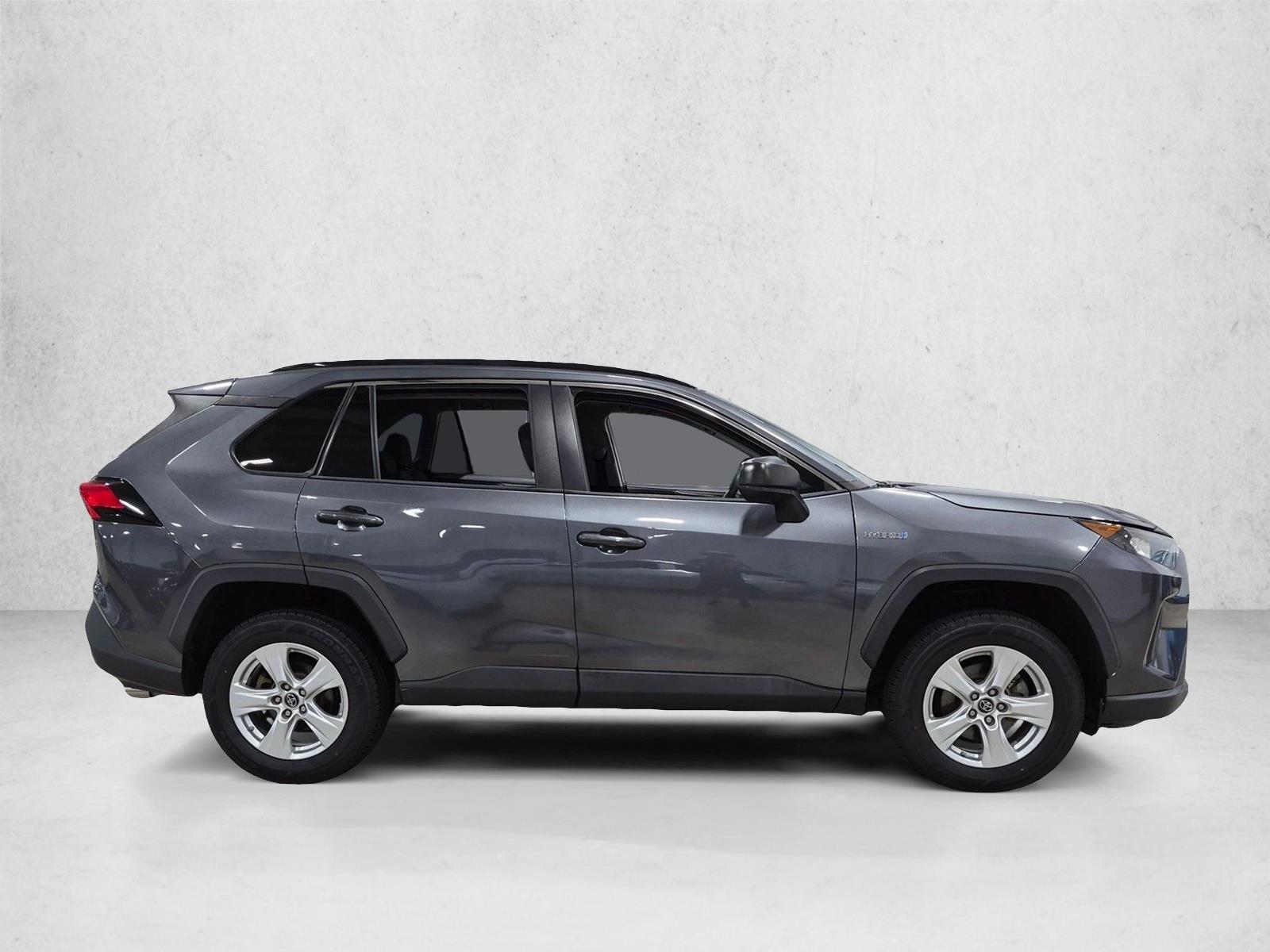 2020 Toyota RAV4 LE HV, photo 4 of 24