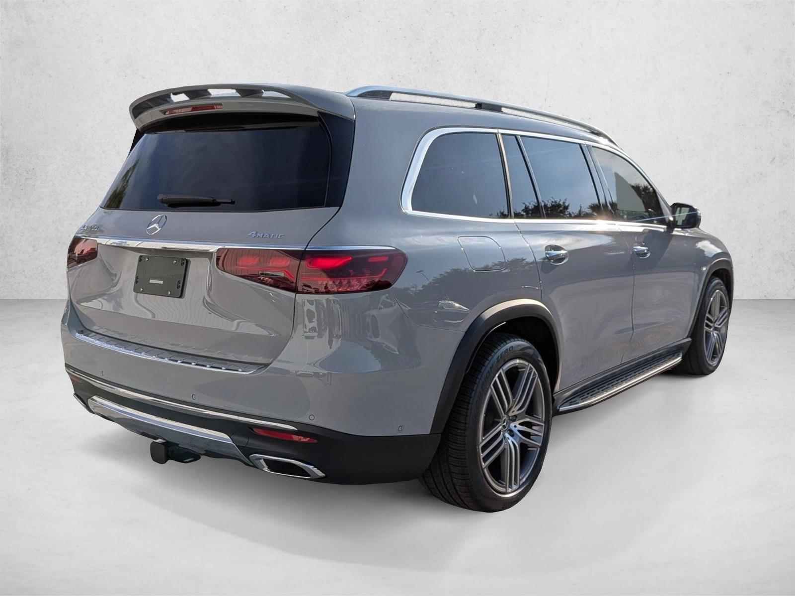 2026 GLS 450 4MATIC, photo 2 of 18