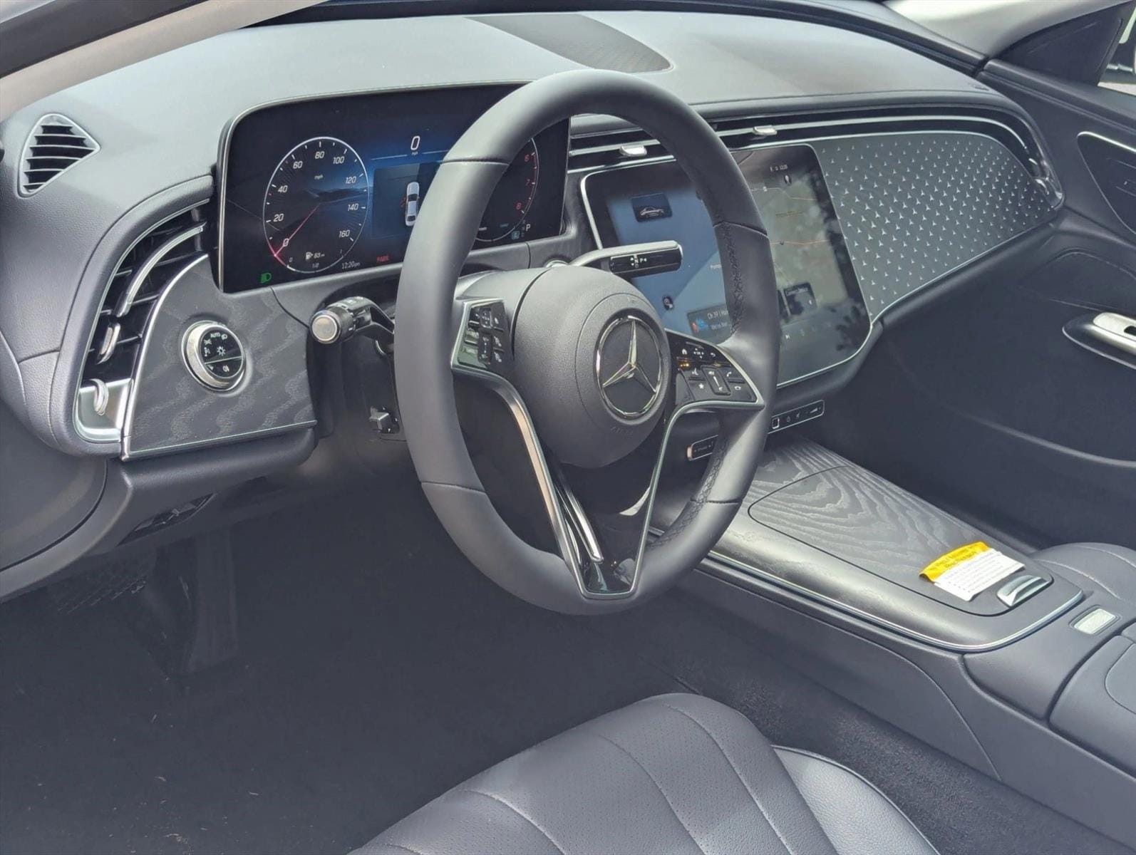 2026 E 350 4MATIC, photo 3 of 16
