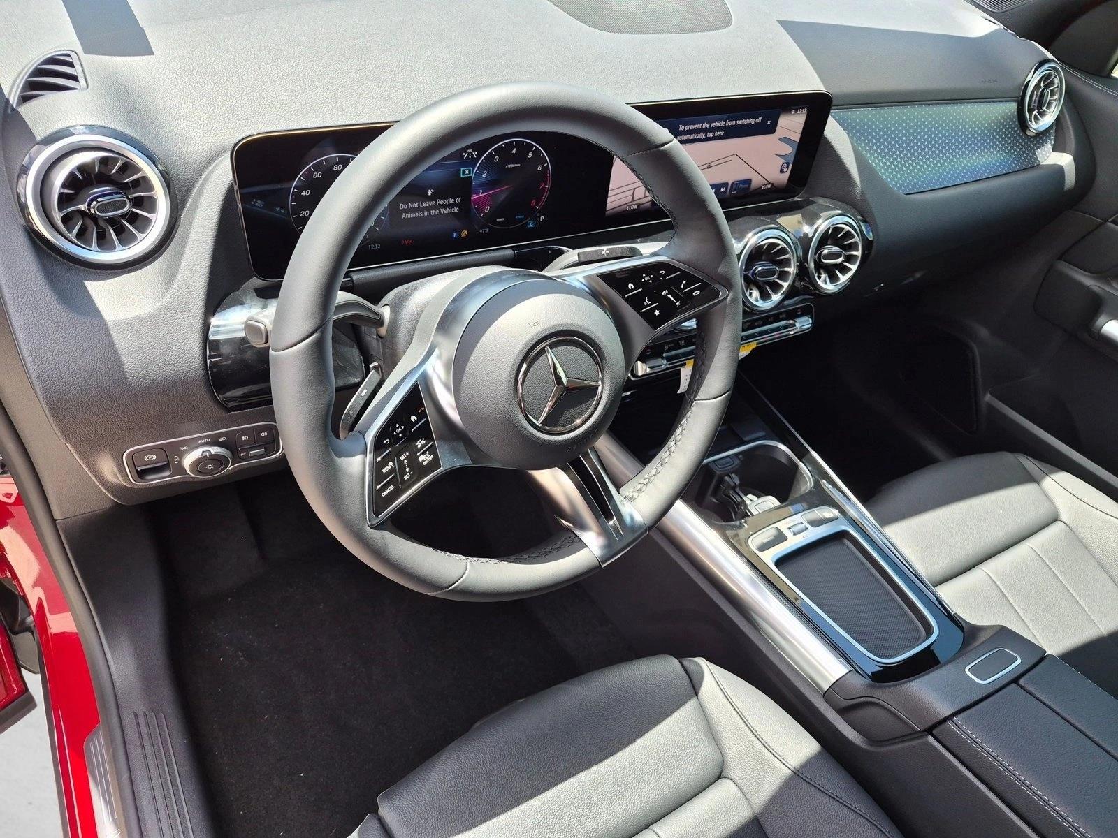 2026 GLA 250, photo 3 of 16