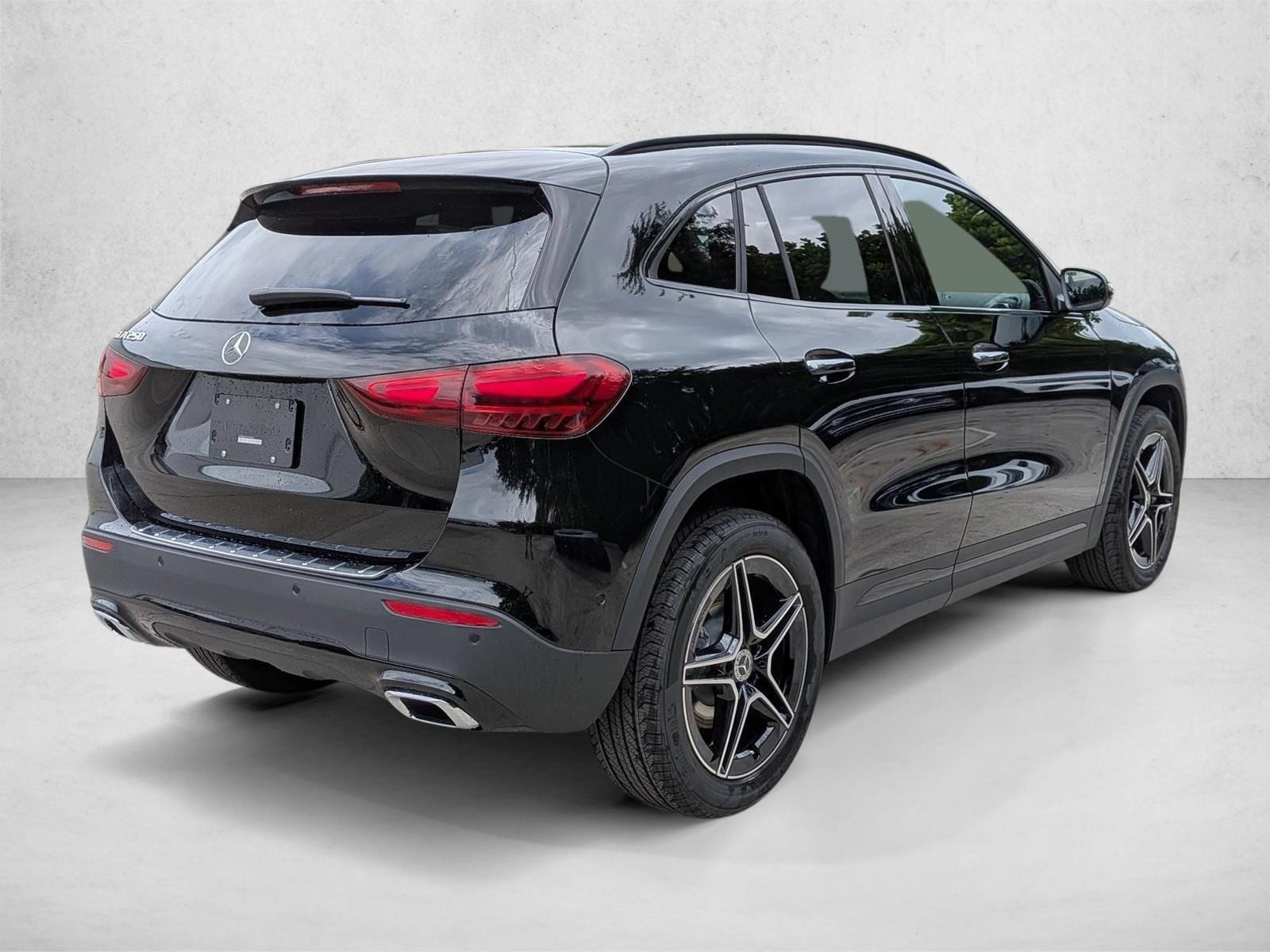 2026 GLA 250, photo 2 of 16