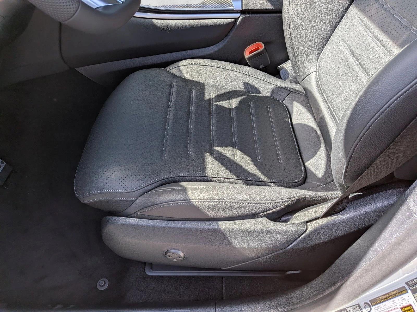 2026 GLC 300, photo 4 of 16