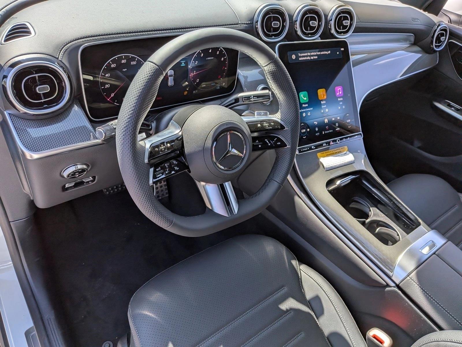 2026 GLC 300 4MATIC, photo 3 of 16